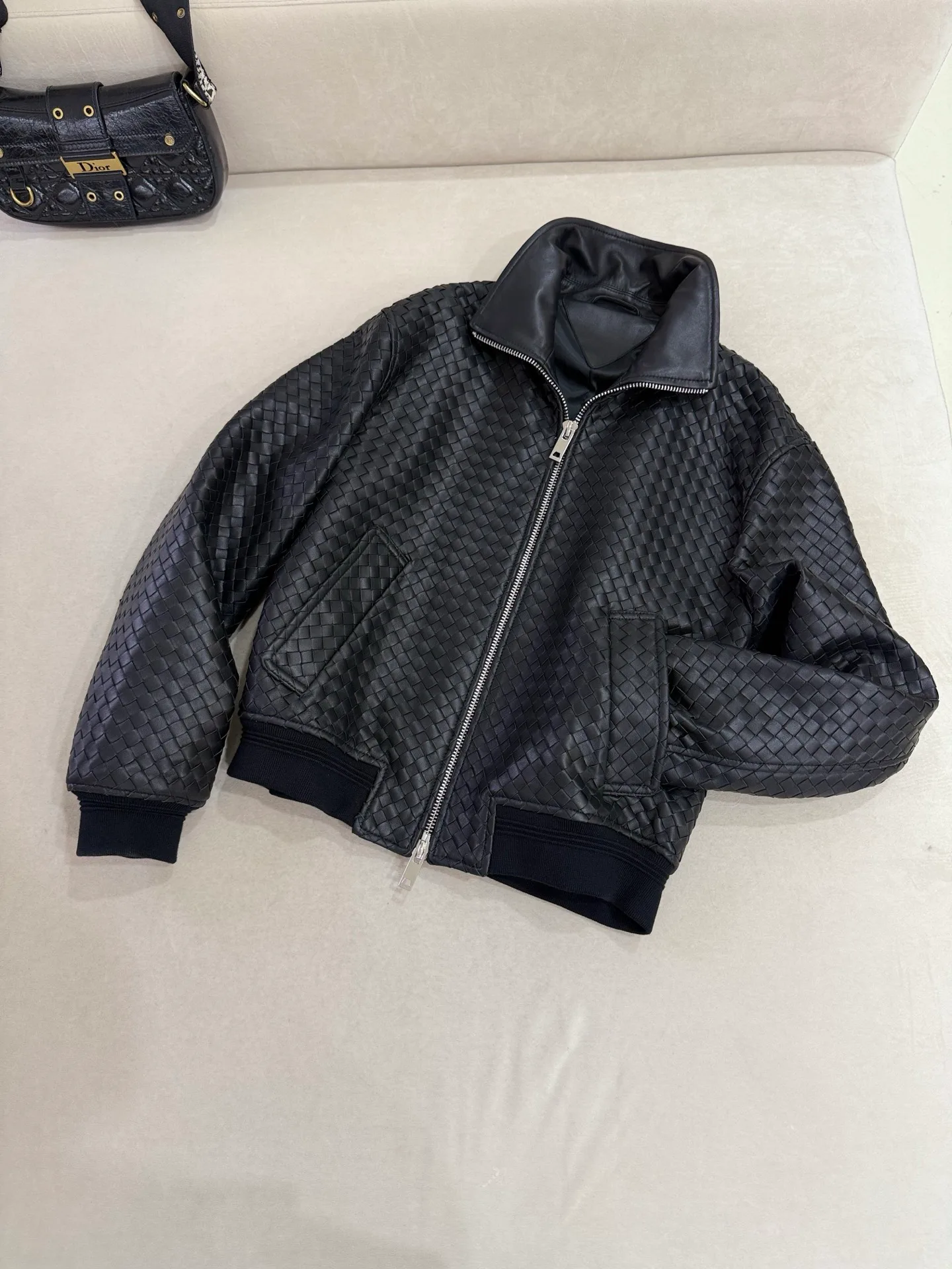 Кожаные Куртки И Дублёнки Женские Bottega Veneta 18208783