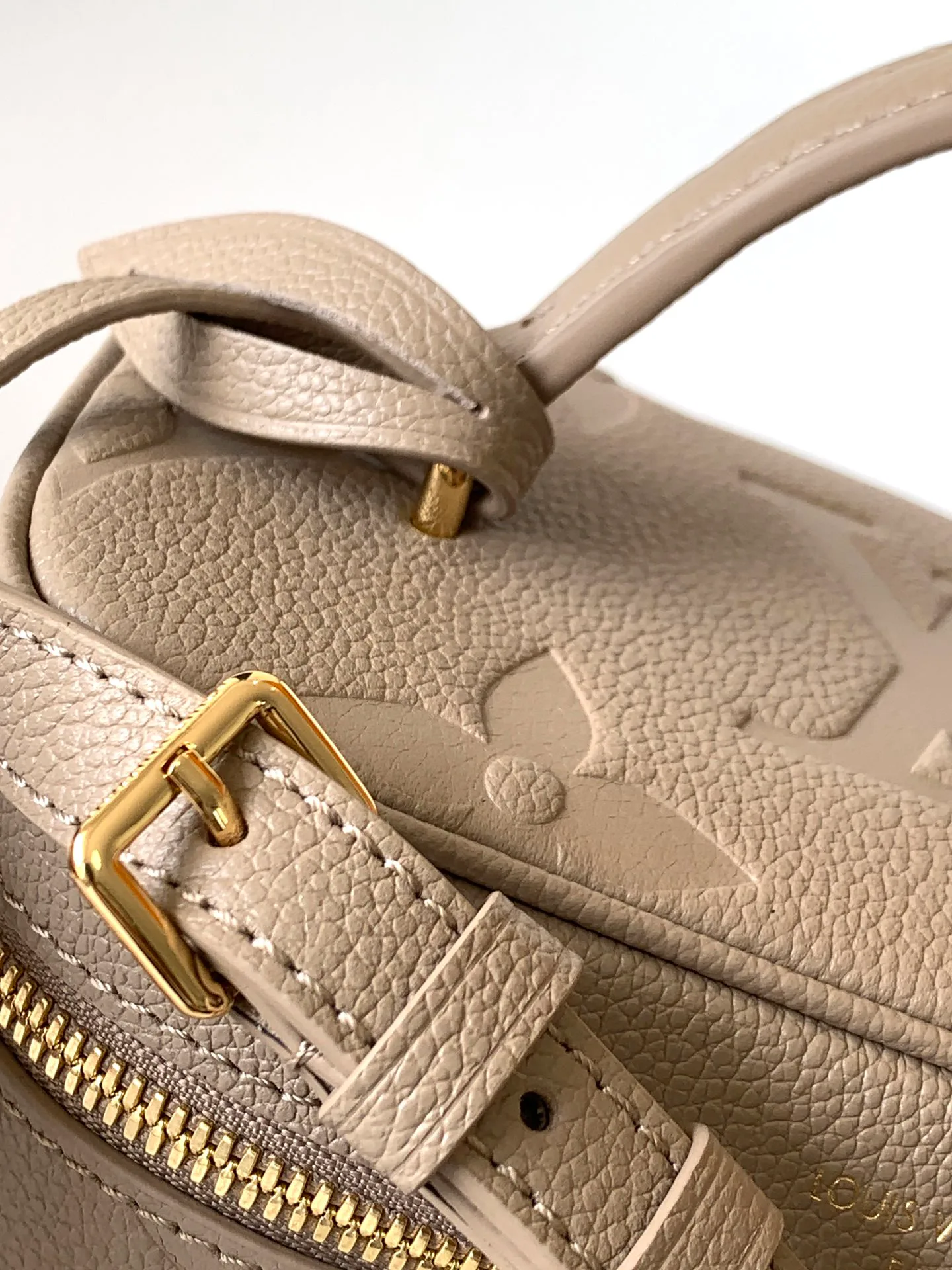 Сумки На Ремне Женские Louis Vuitton 1253949