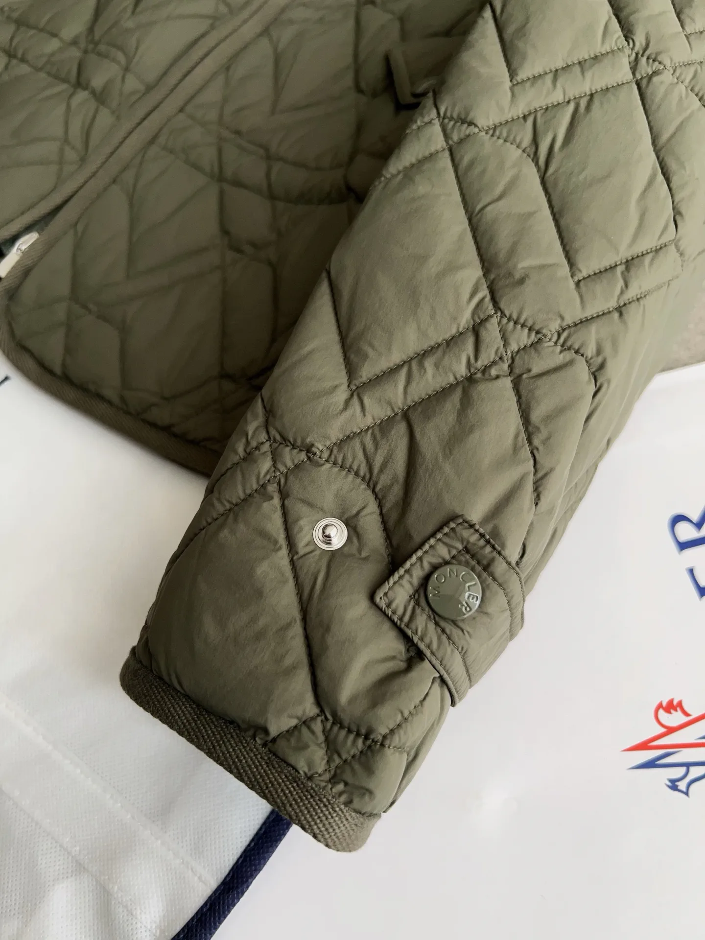 Куртки И Пуховики Женские Moncler 19527621