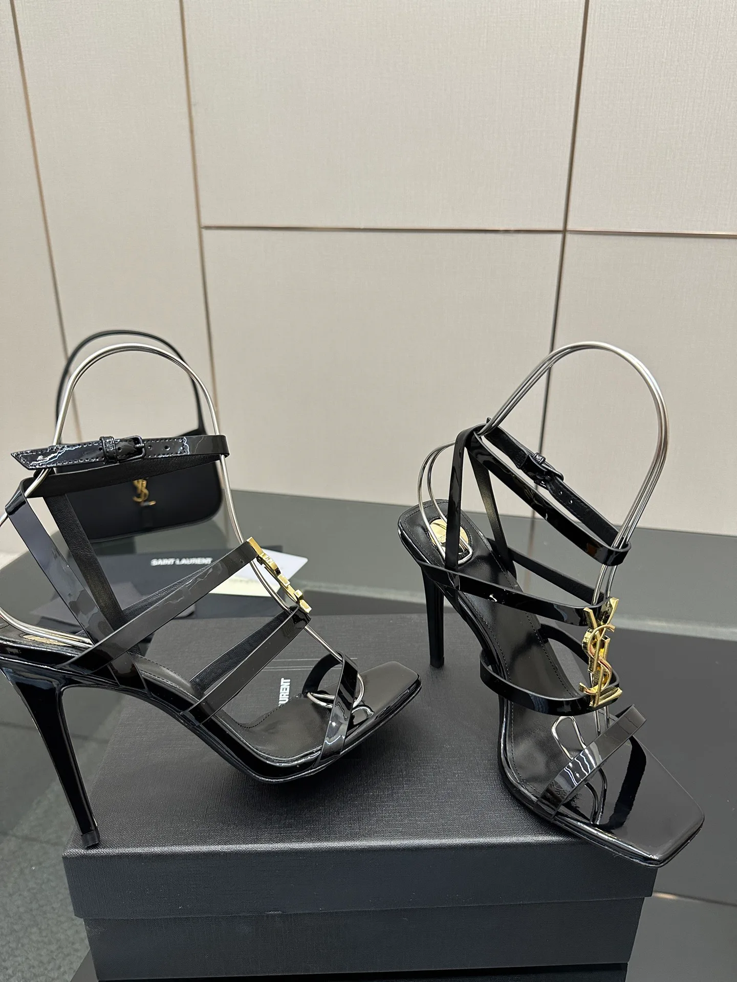 Босоножки Женские Saint Laurent 13164403