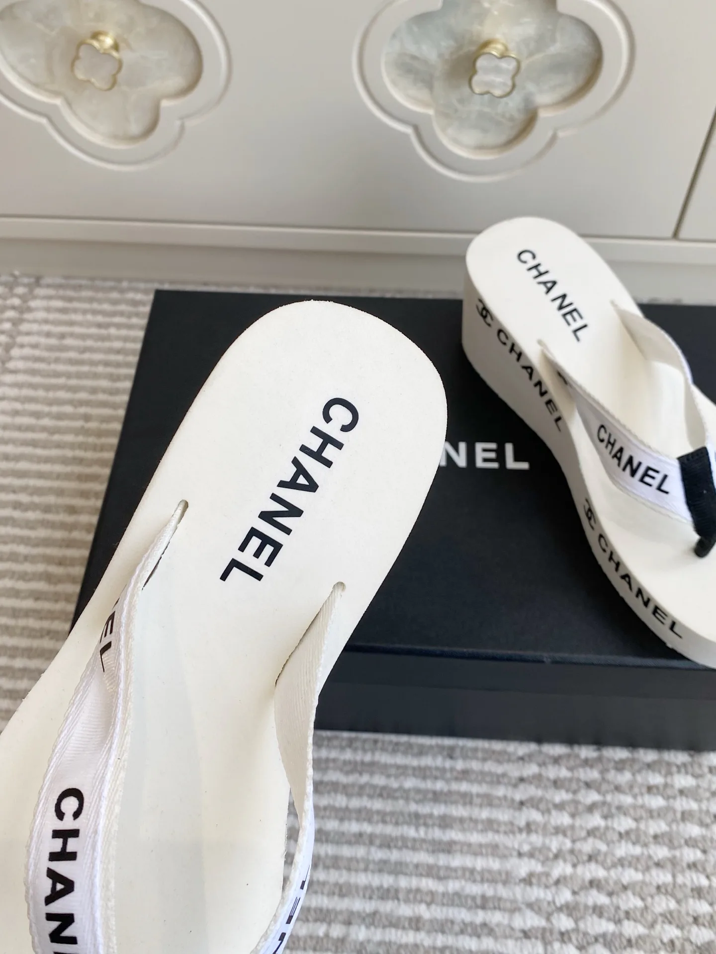Шлепанцы Женские Chanel 11909760