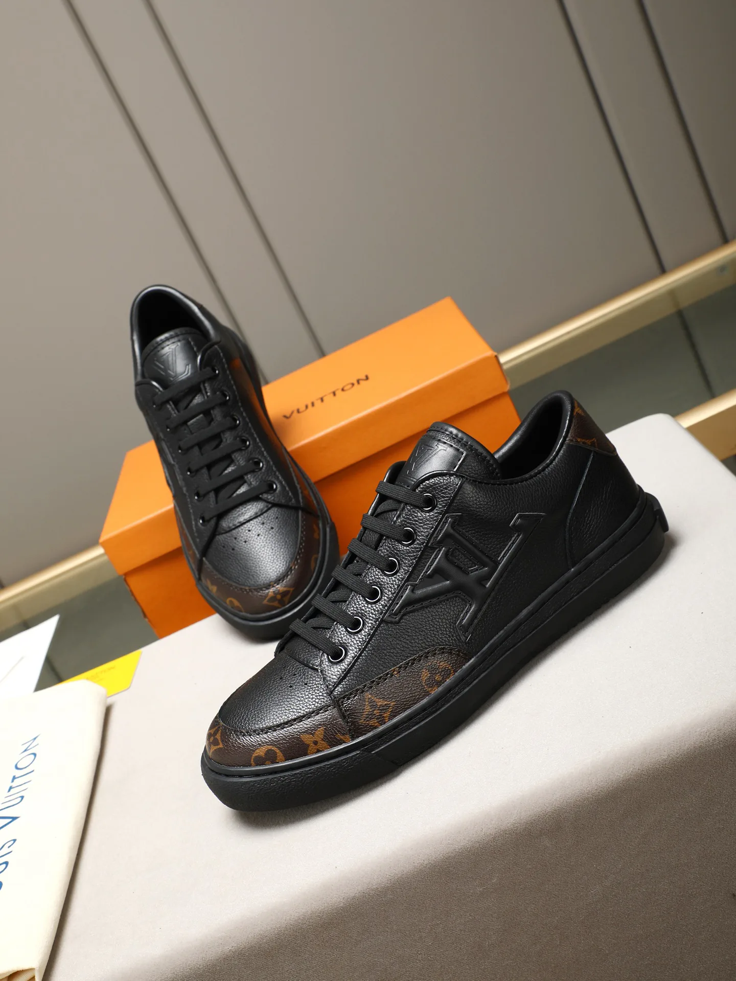Кроссовки Мужские Louis Vuitton 12960045