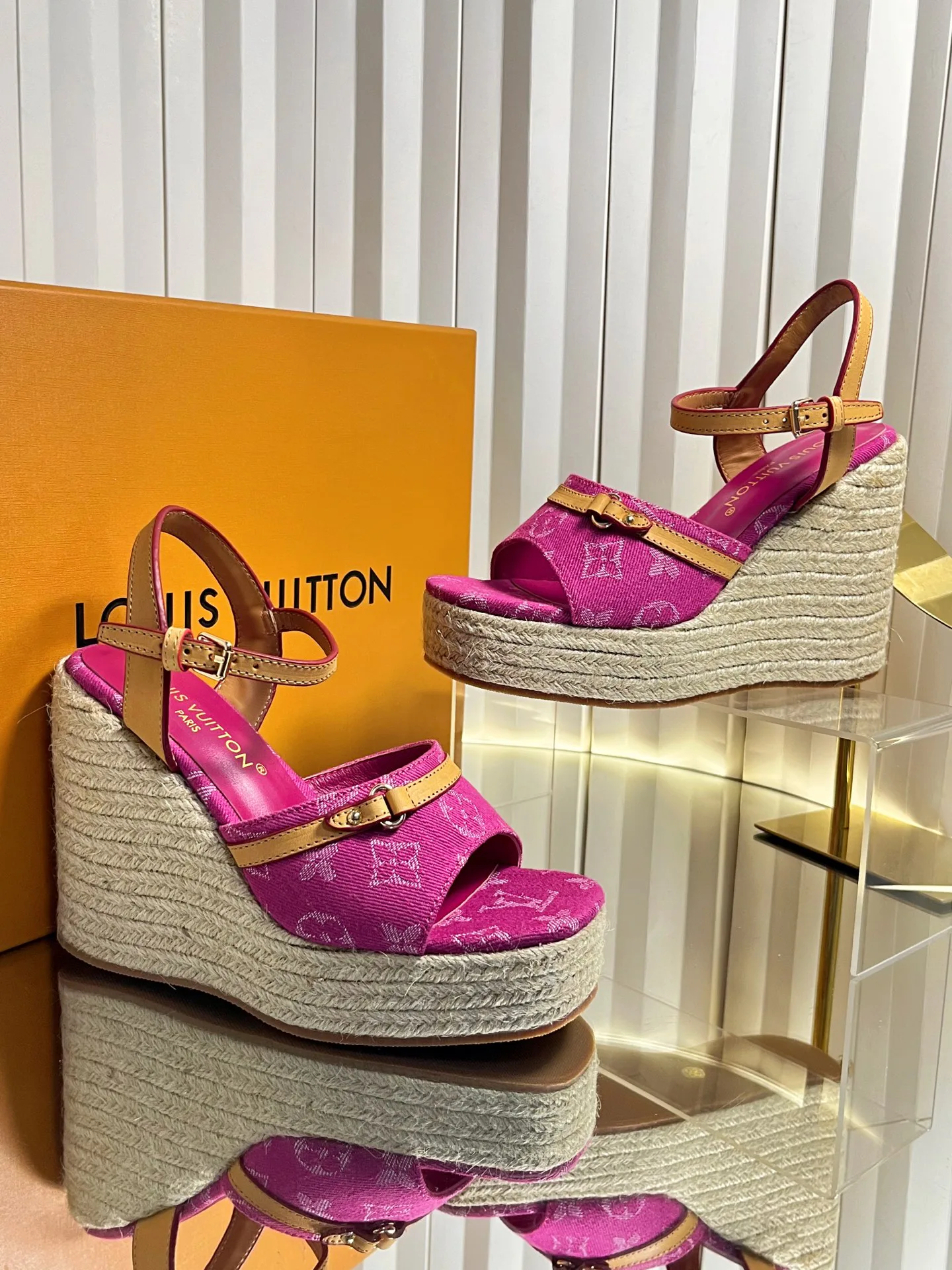 Босоножки Женские Louis Vuitton 11886759