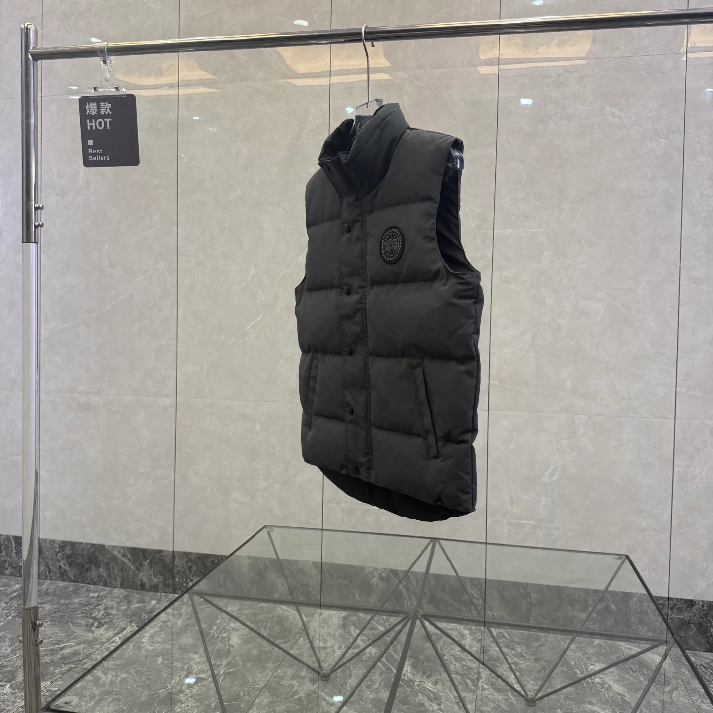 Жилеты Женские Canada Goose 17949433