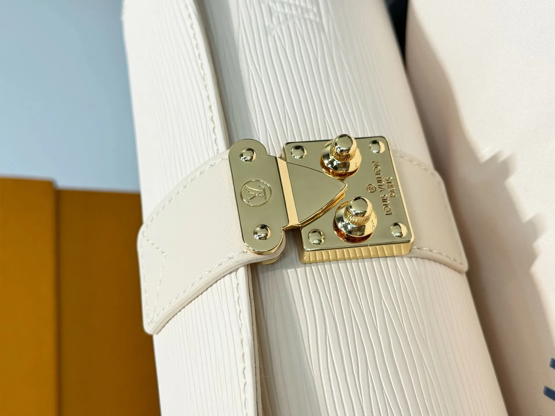 Текстиль Louis Vuitton 1383243