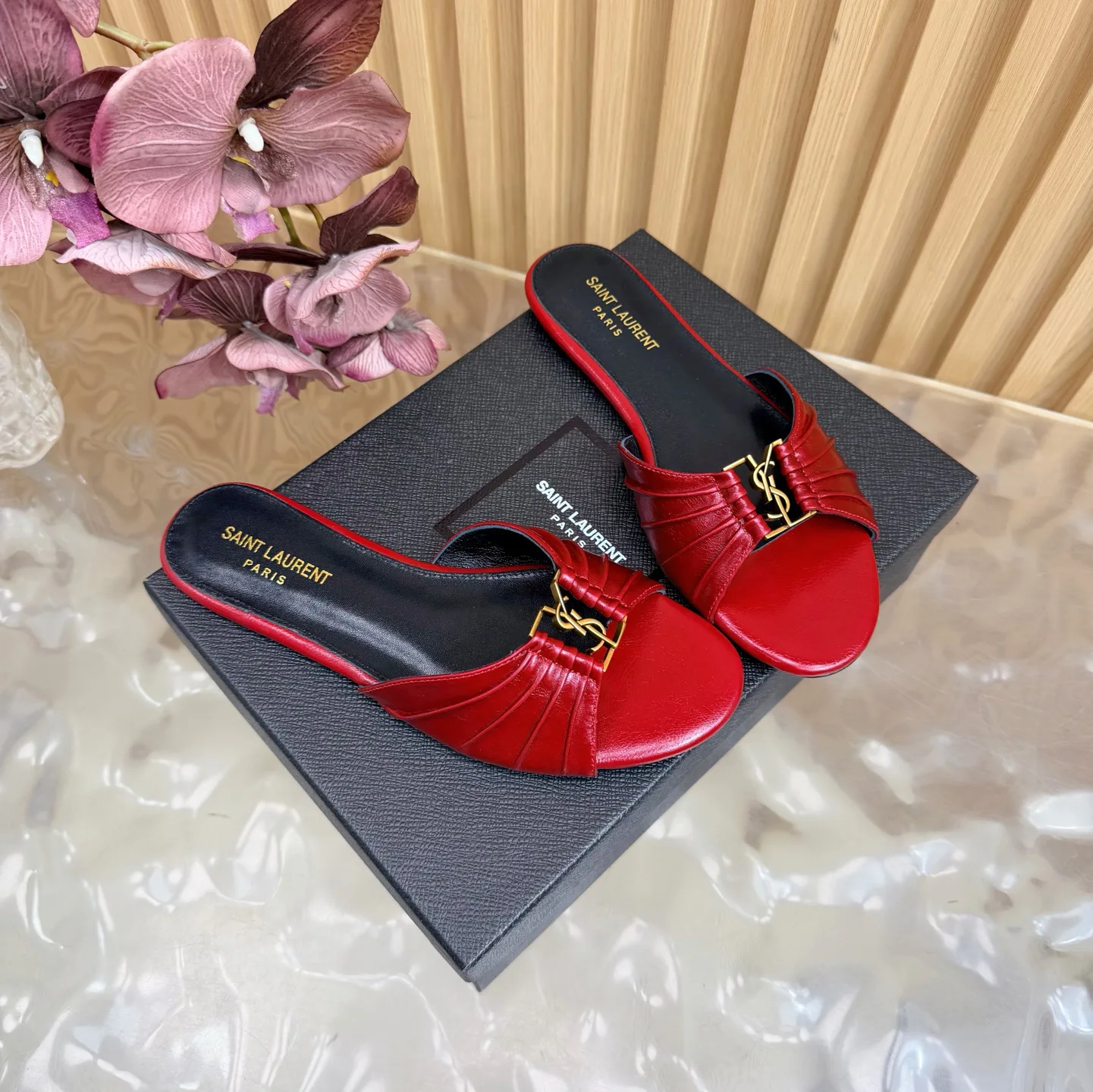 Шлепанцы Женские Saint Laurent 12684264