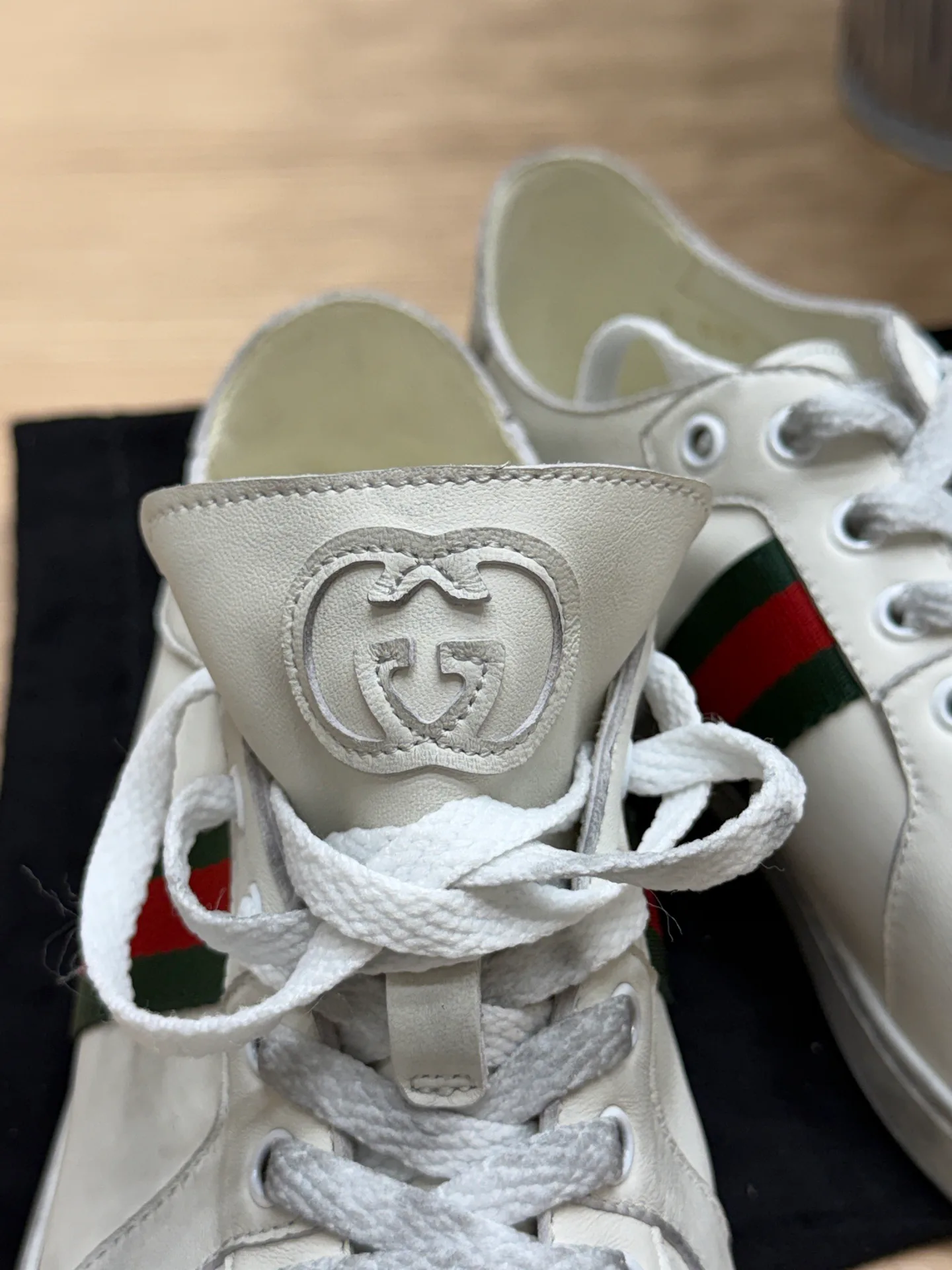 Кроссовки Женские Gucci 18995151