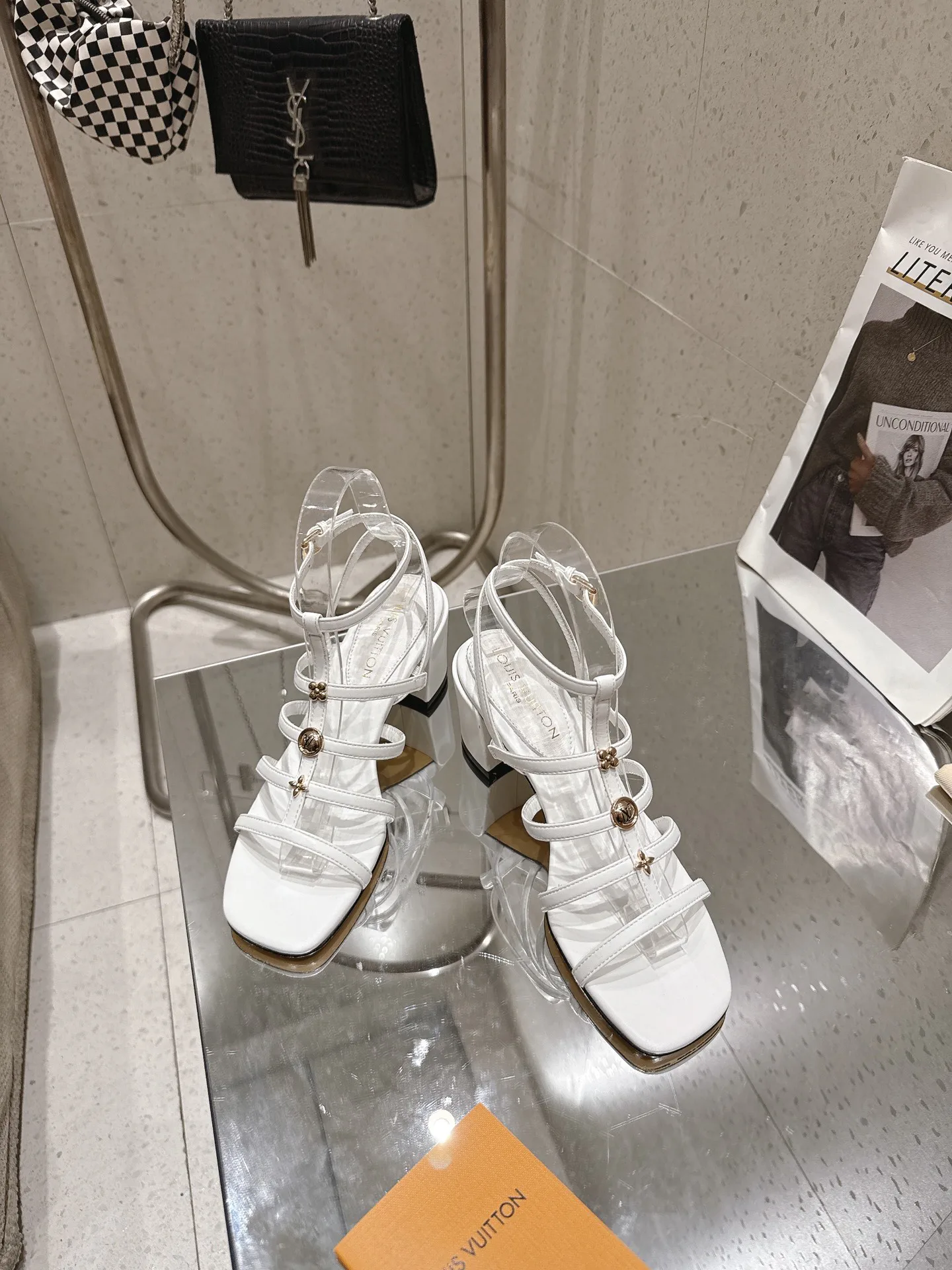 Босоножки Женские Louis Vuitton 17524783