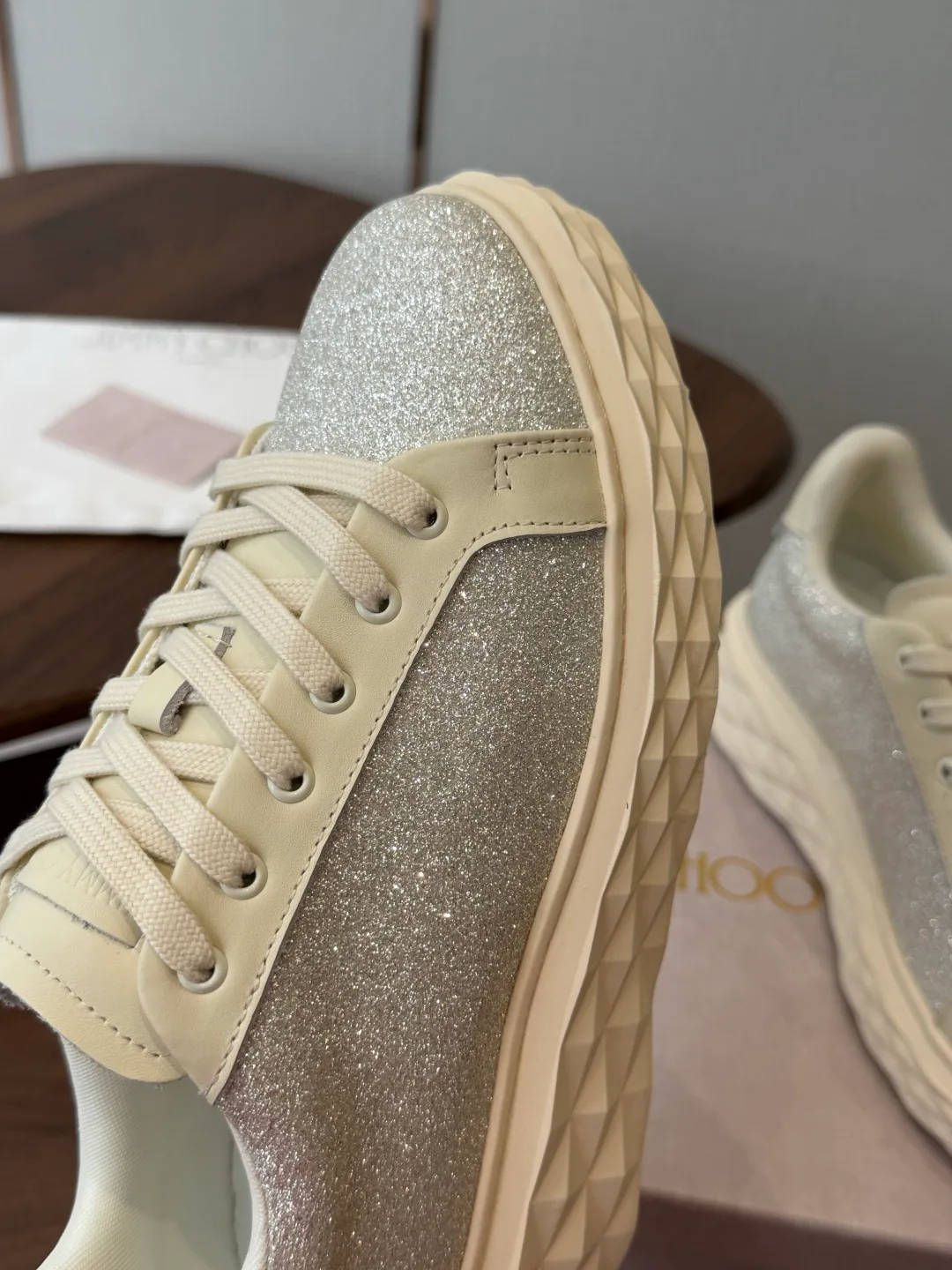 Кроссовки Женские Jimmy Choo 17923008
