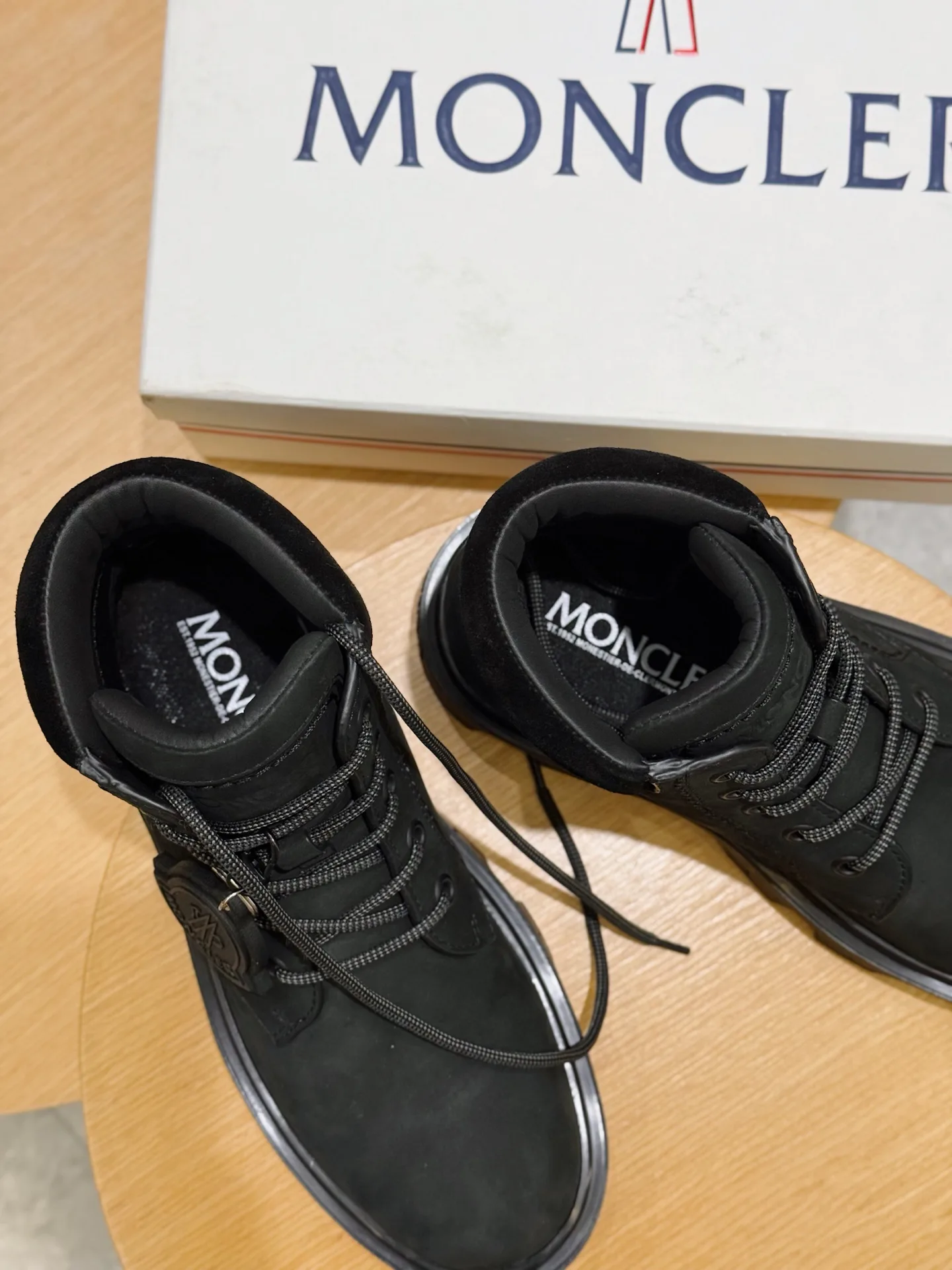 Ботинки Мужские Moncler 460287