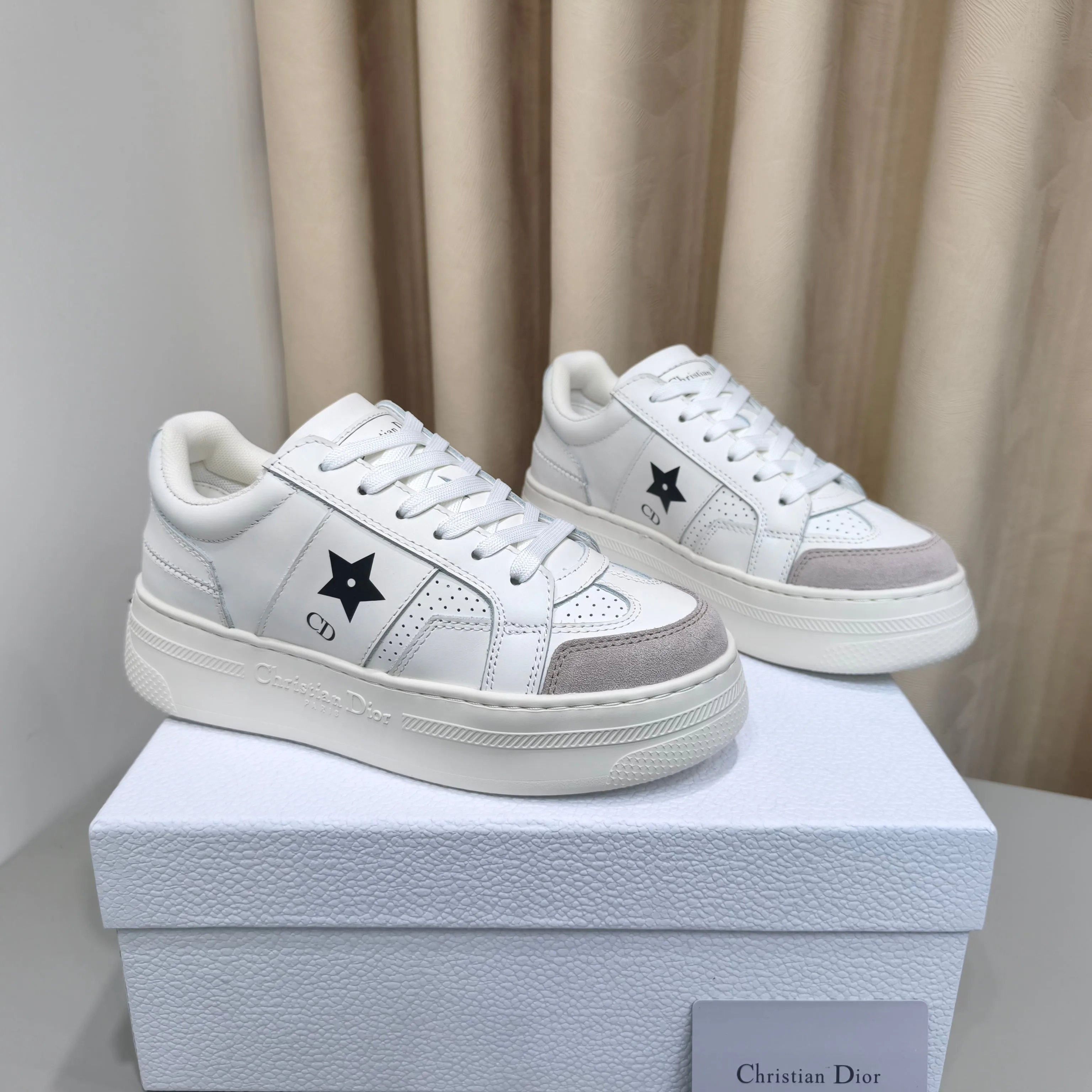 Кроссовки Женские Christian Dior 17988725