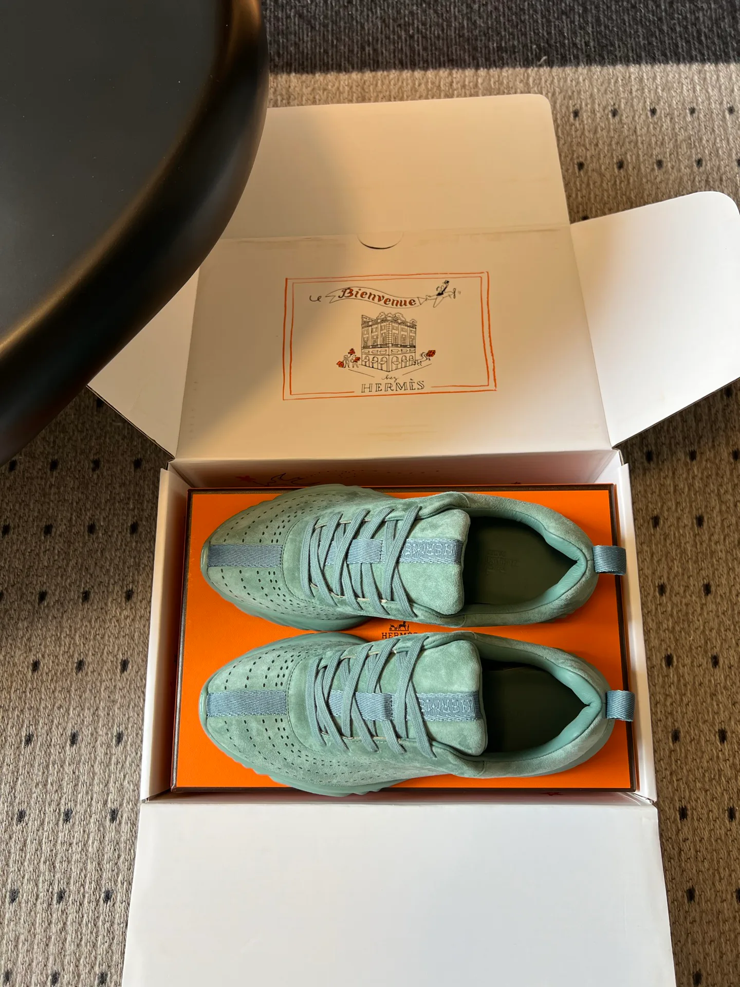 Кроссовки Женские Hermes 17625154