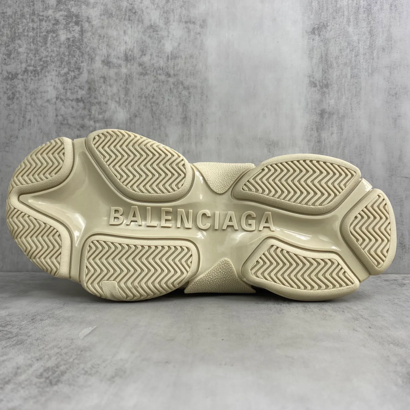 Кроссовки Женские Balenciaga 11216251