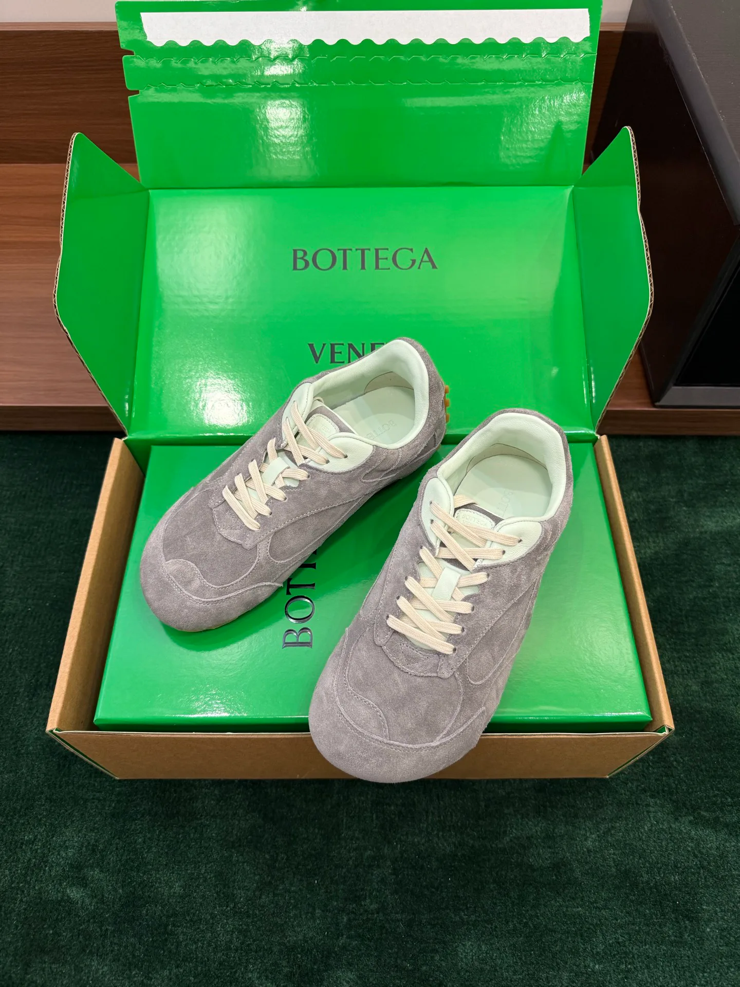 Кроссовки Женские Bottega Veneta 17386198