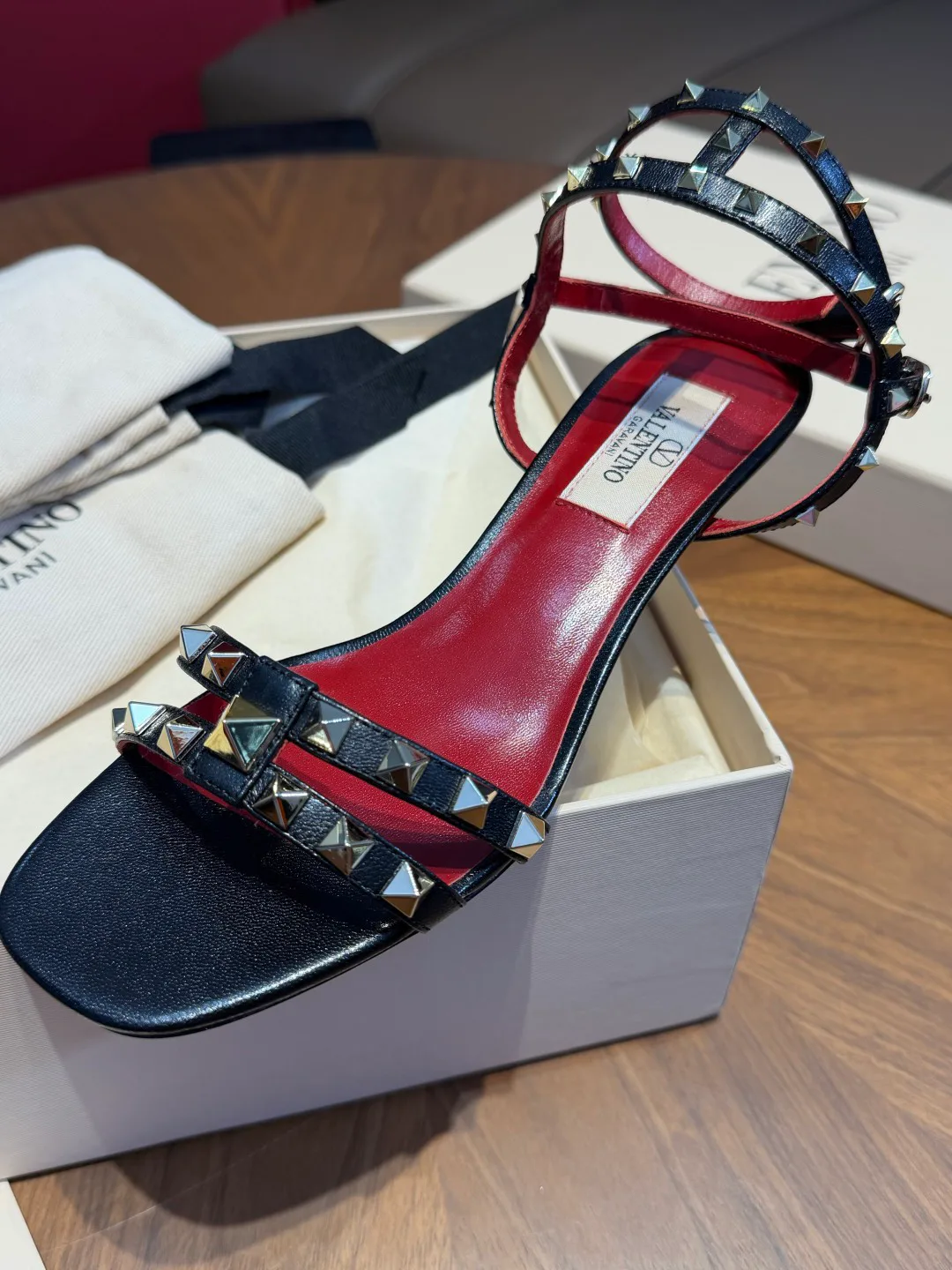 Босоножки Женские Valentino 19306989