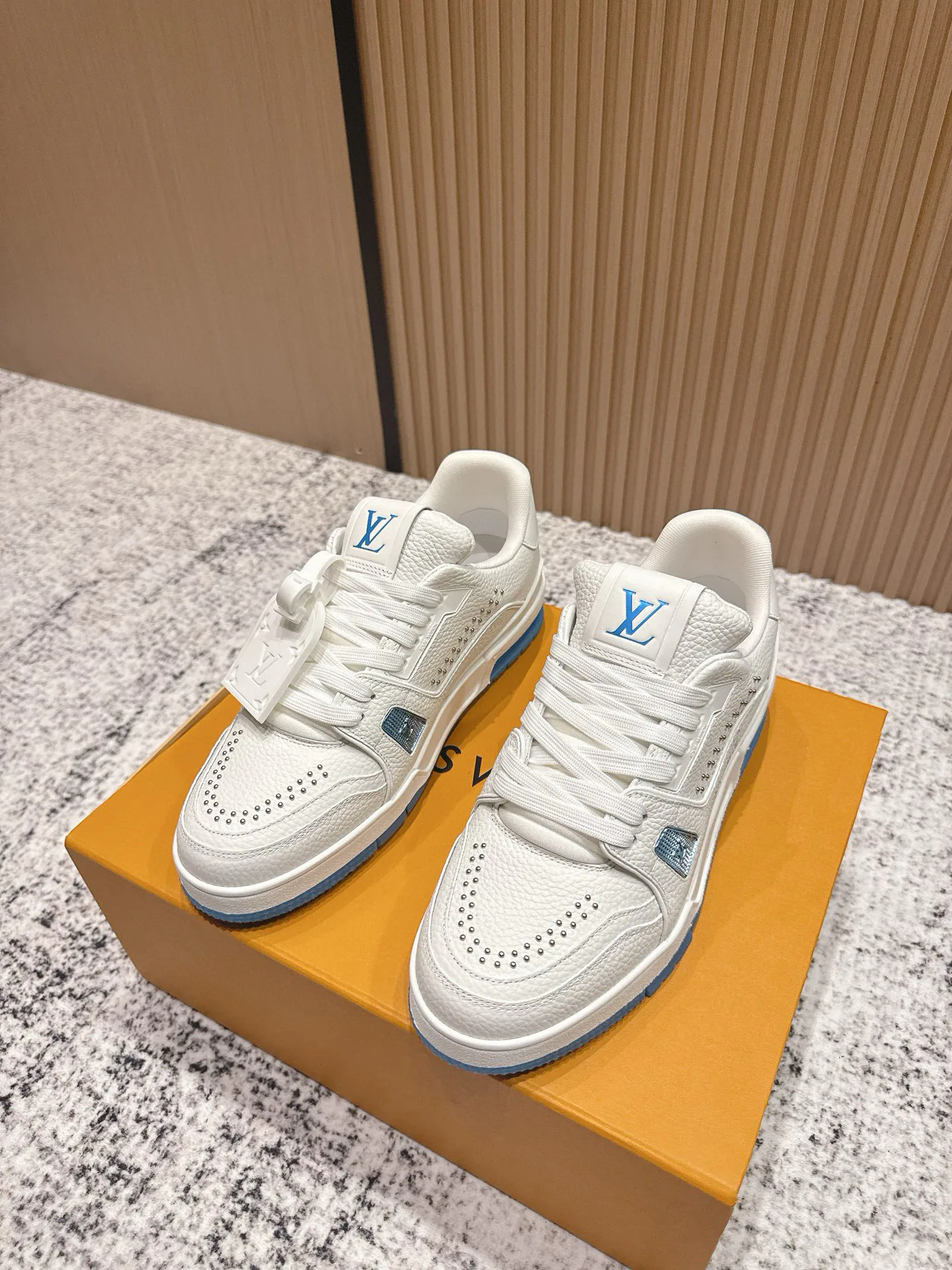 Кроссовки Женские Louis Vuitton 373988