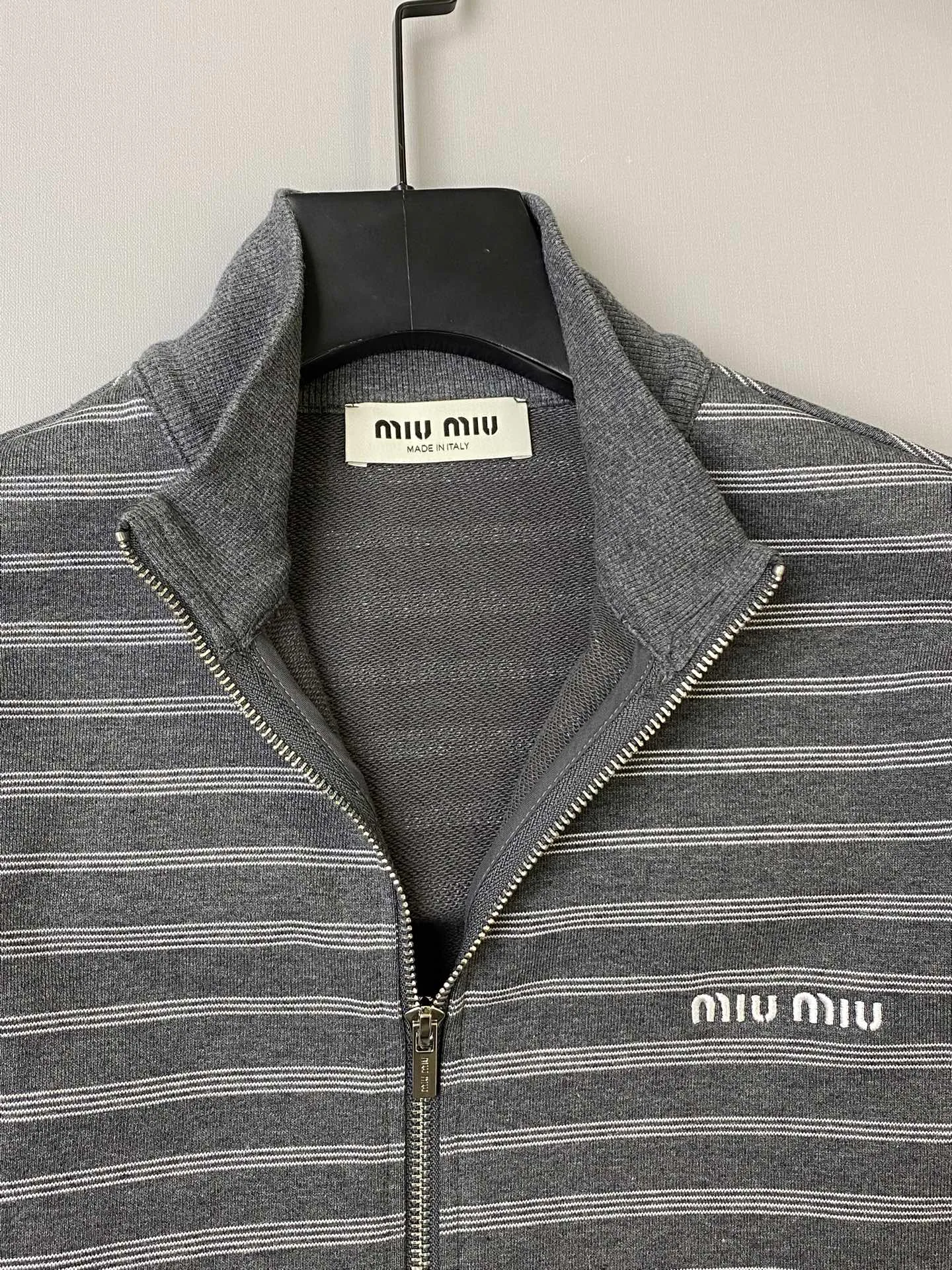 Куртки И Пуховики Женские Miu Miu 19428425