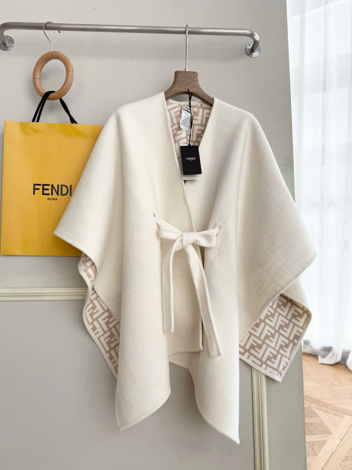 Пальто Женские Fendi 18275146