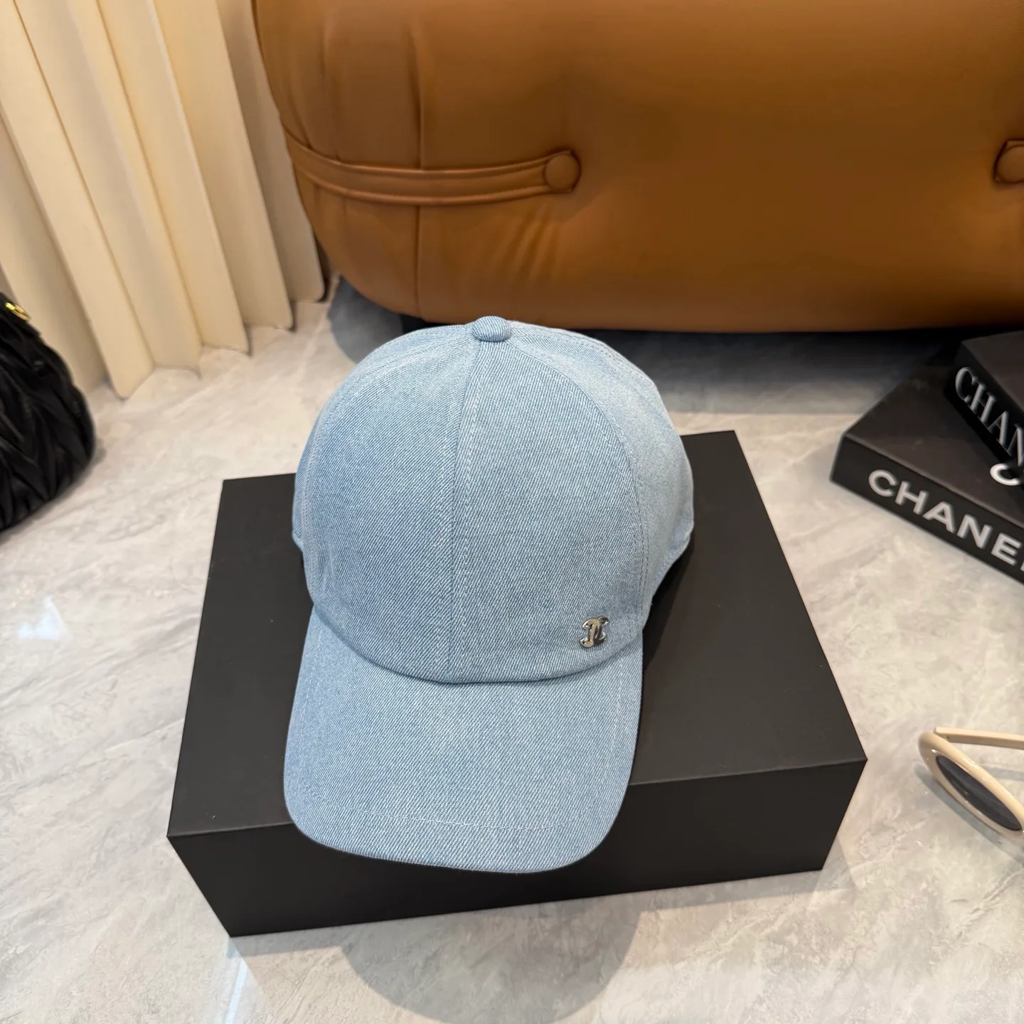 Головные Уборы Chanel 12764975