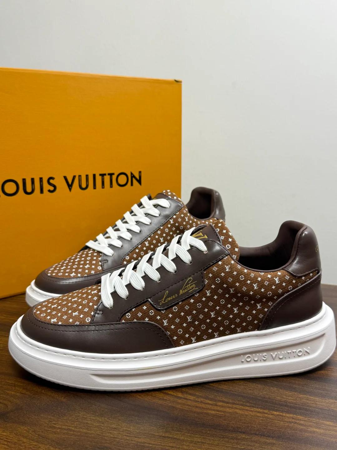 Кроссовки Мужские Louis Vuitton 19623458