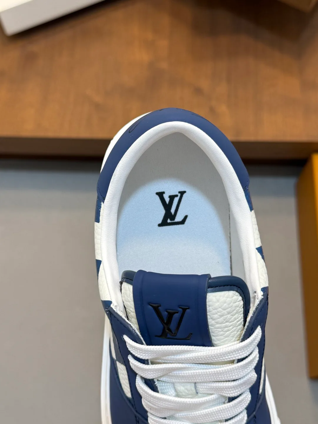 Кроссовки Мужские Louis Vuitton 17447613