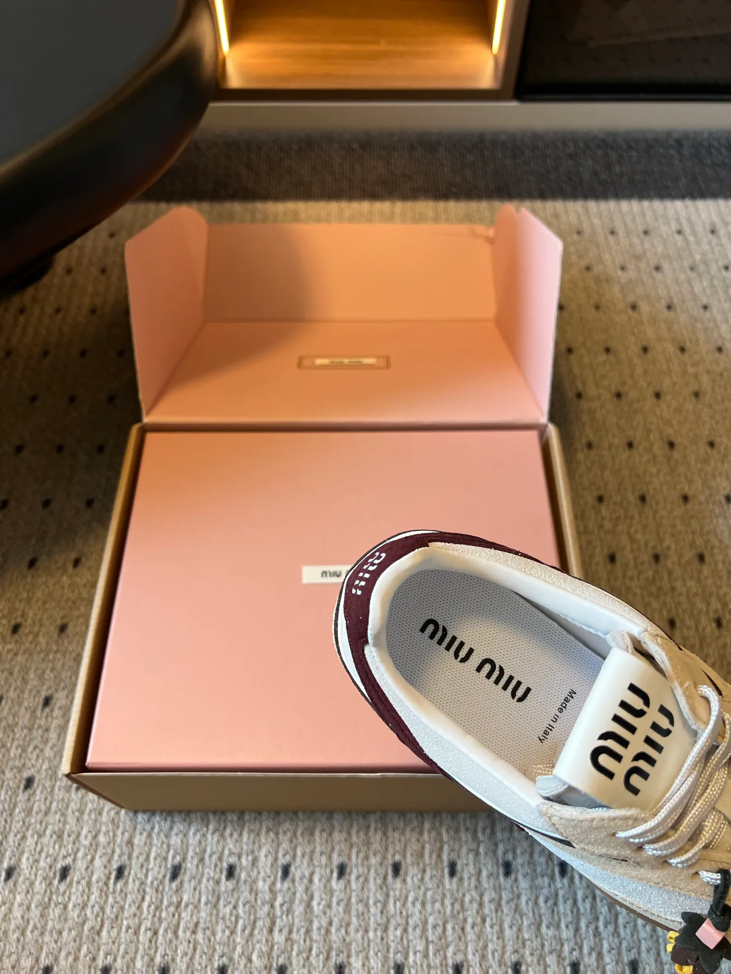 Кроссовки Женские Miu Miu 18355090