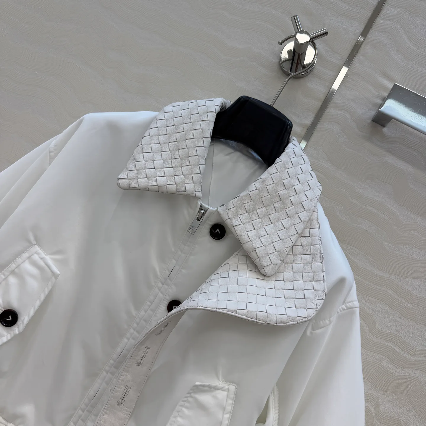 Куртки И Пуховики Женские Bottega Veneta 18501584