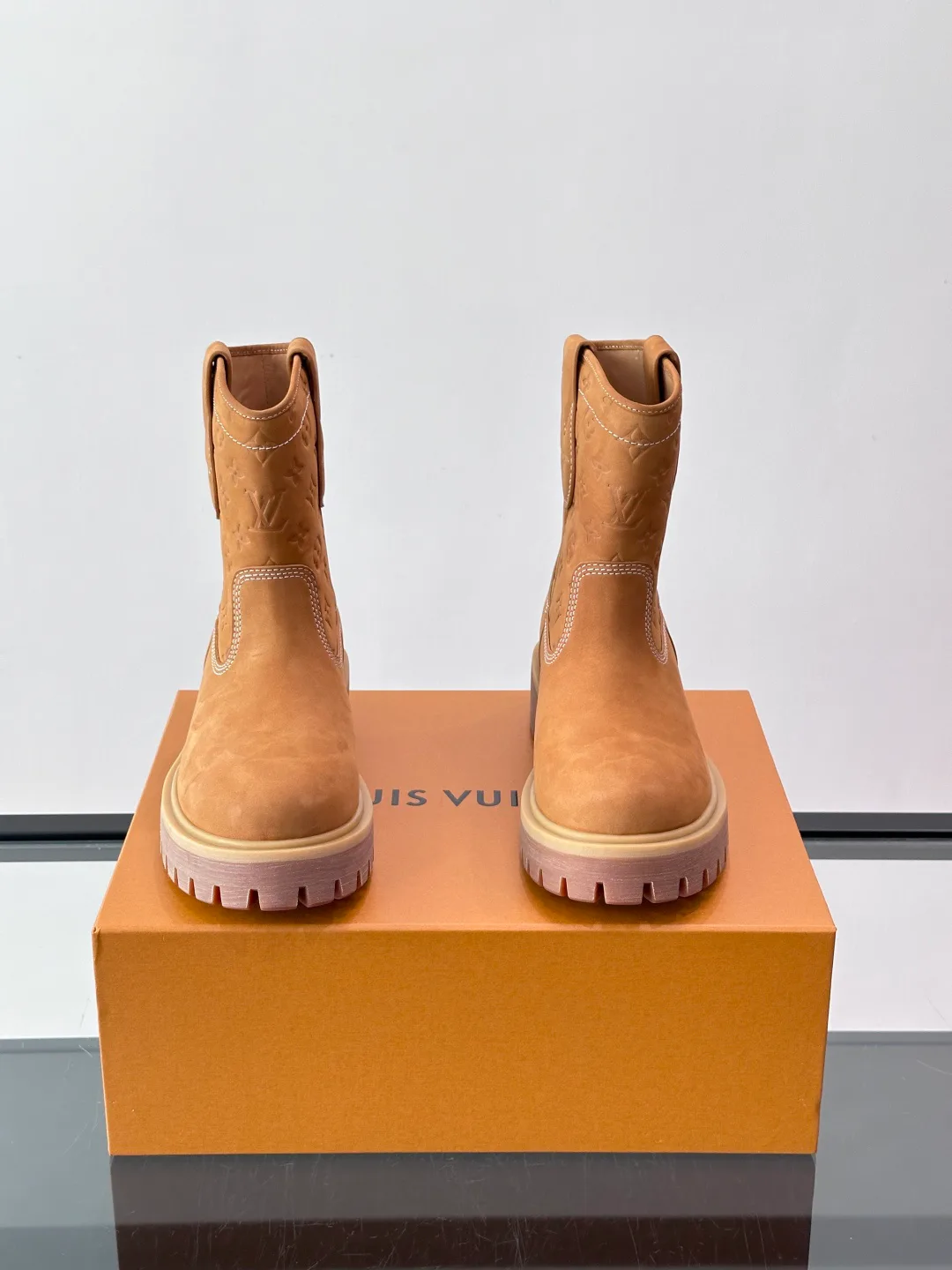 Ботинки Мужские Louis Vuitton 18102786