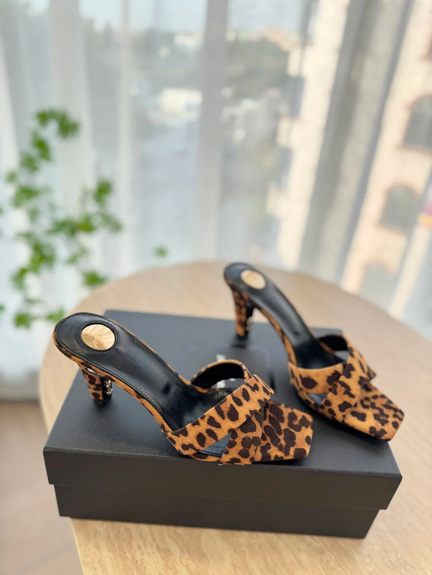 Босоножки Женские Saint Laurent 12815347