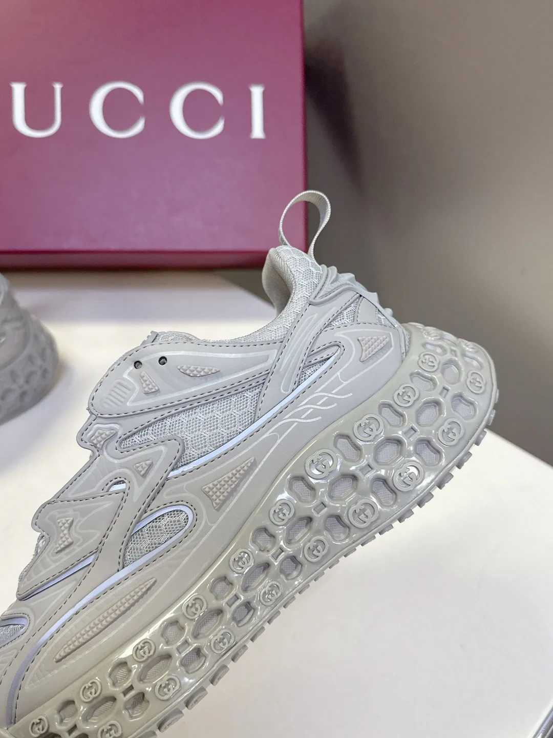 Кроссовки Женские Gucci 10053287