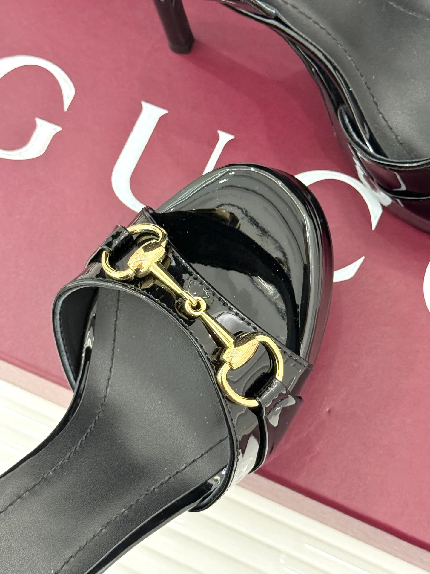 Босоножки Женские Gucci 17646536