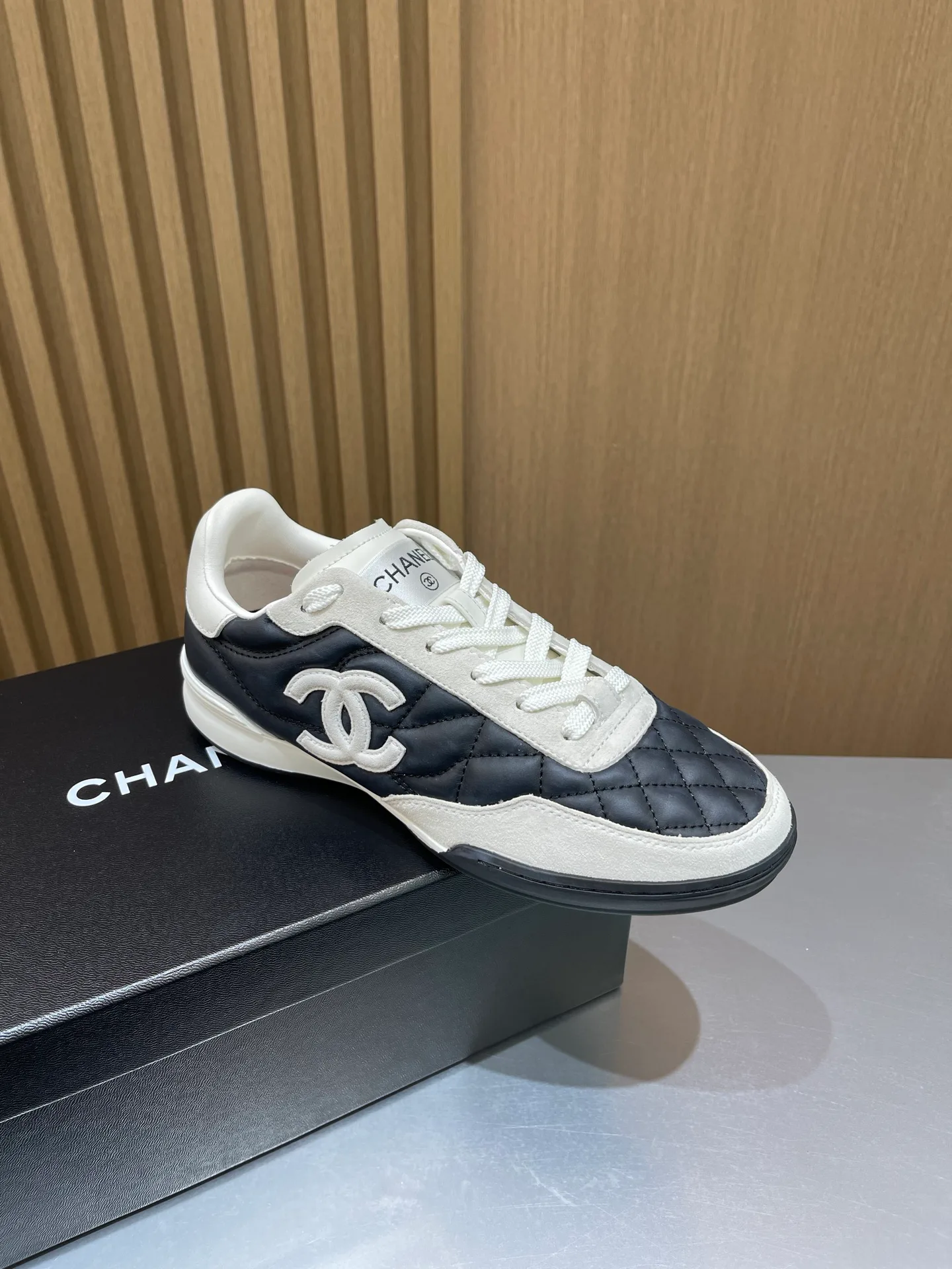 Кроссовки Женские Chanel 19466419