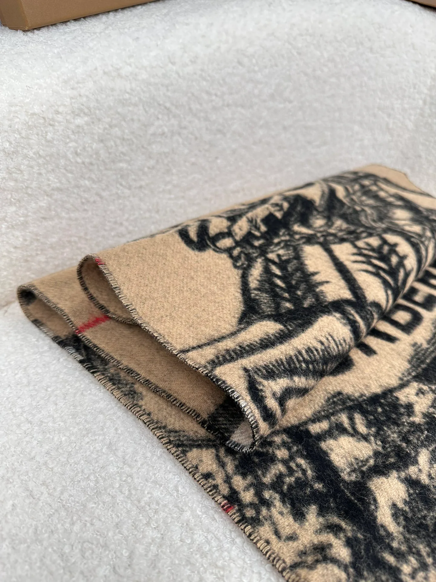 Шарфы Burberry 18675474