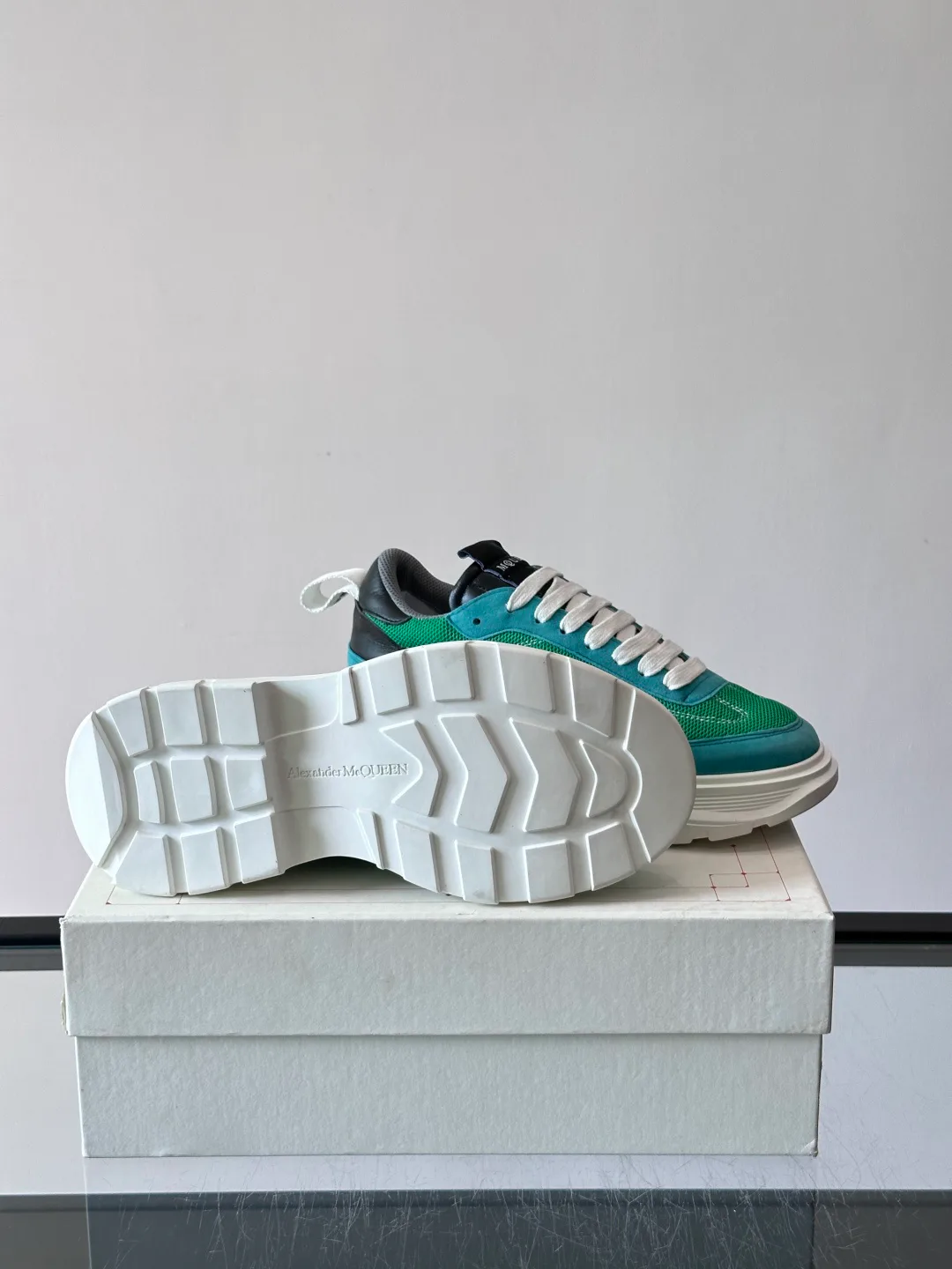 Кроссовки Женские Alexander Mcqueen 17328784