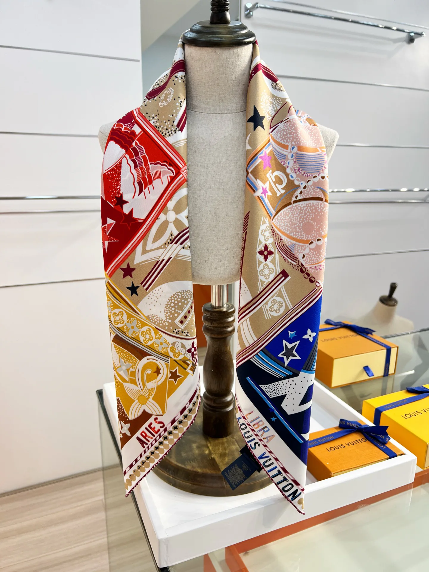 Платки Louis Vuitton 11256509