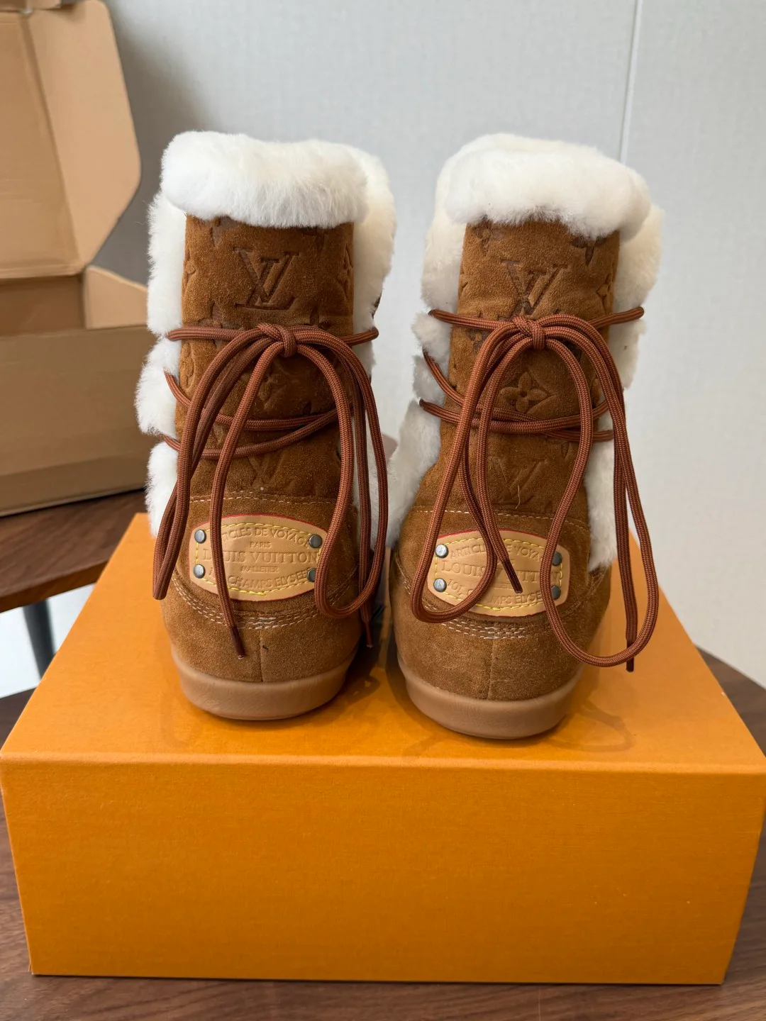 Угги Женские Louis Vuitton 18705370