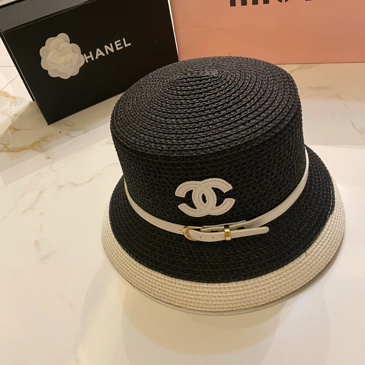 Головные Уборы Chanel 17498283