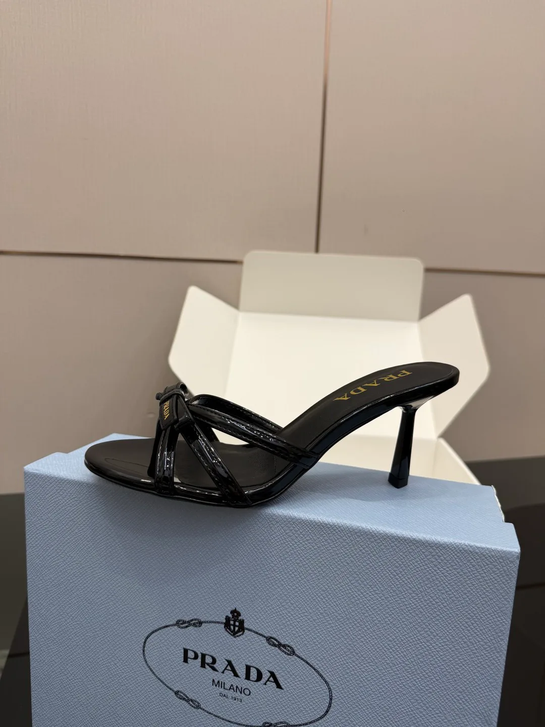 Босоножки Женские Prada 16960886