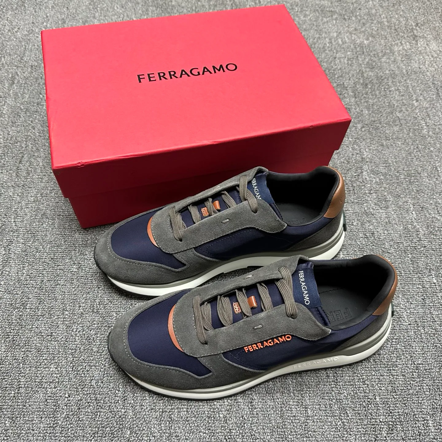 Кроссовки Мужские Salvatore Ferragamo 243004