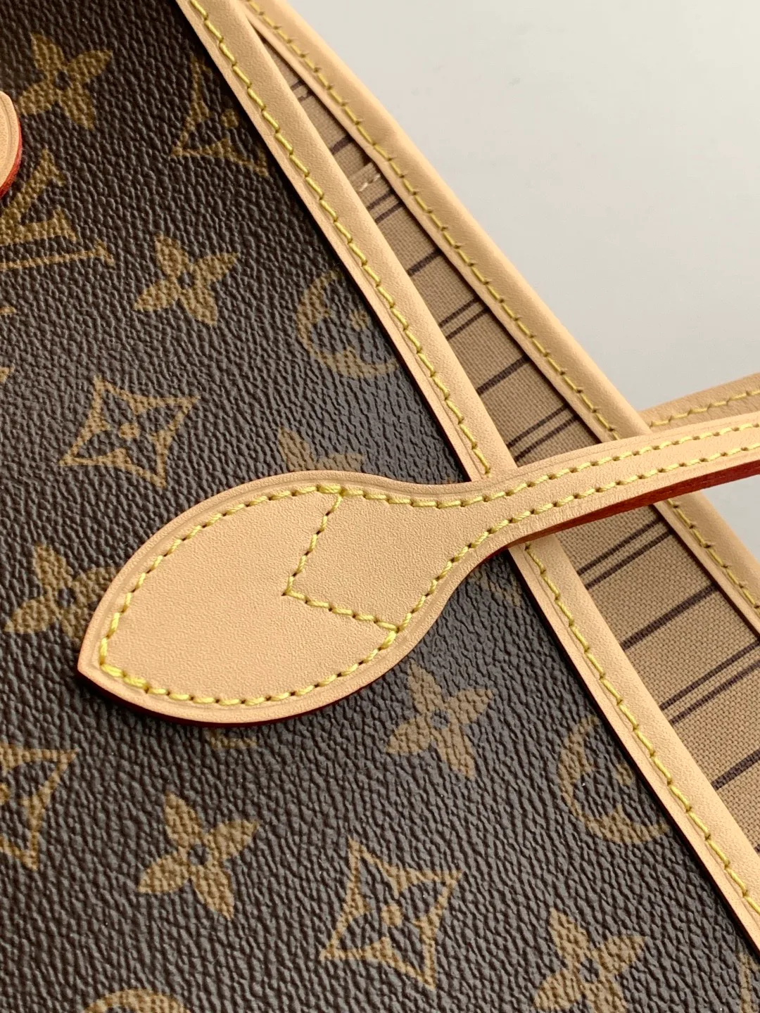 Классические Сумки Женские Louis Vuitton 17844889