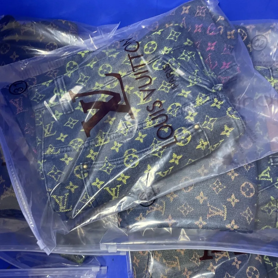 Шорты Мужские Louis Vuitton 8973431