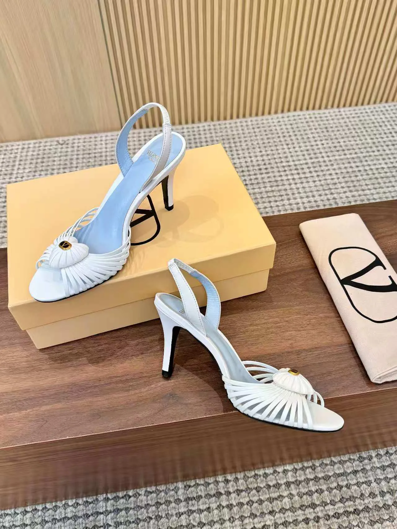Босоножки Женские Valentino 14692975