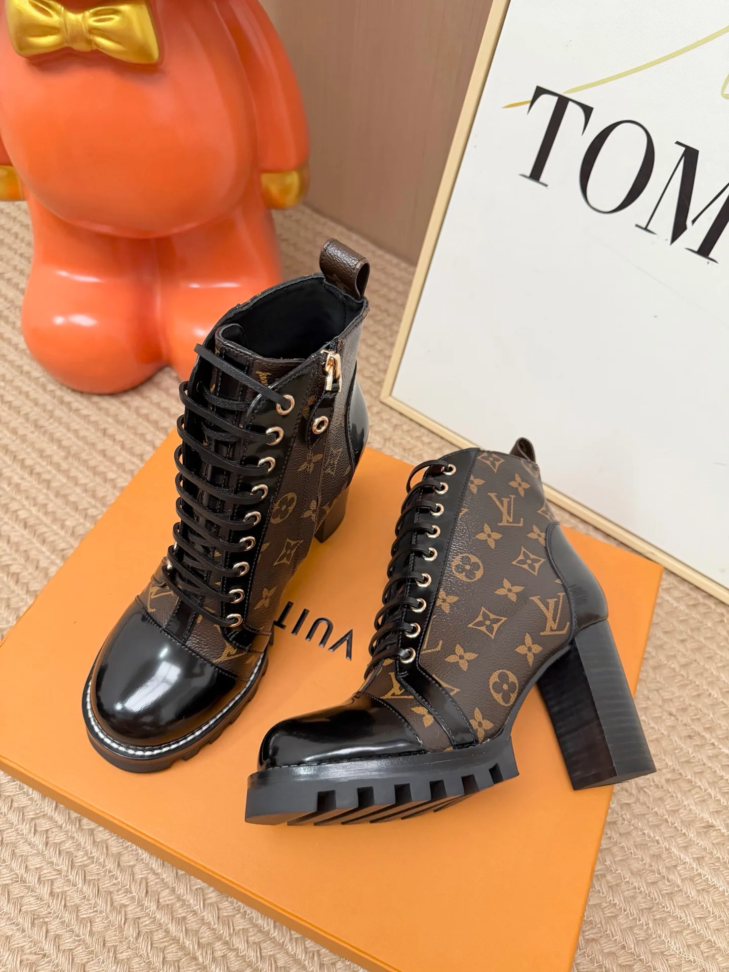 Ботинки Женские Louis Vuitton 18843855