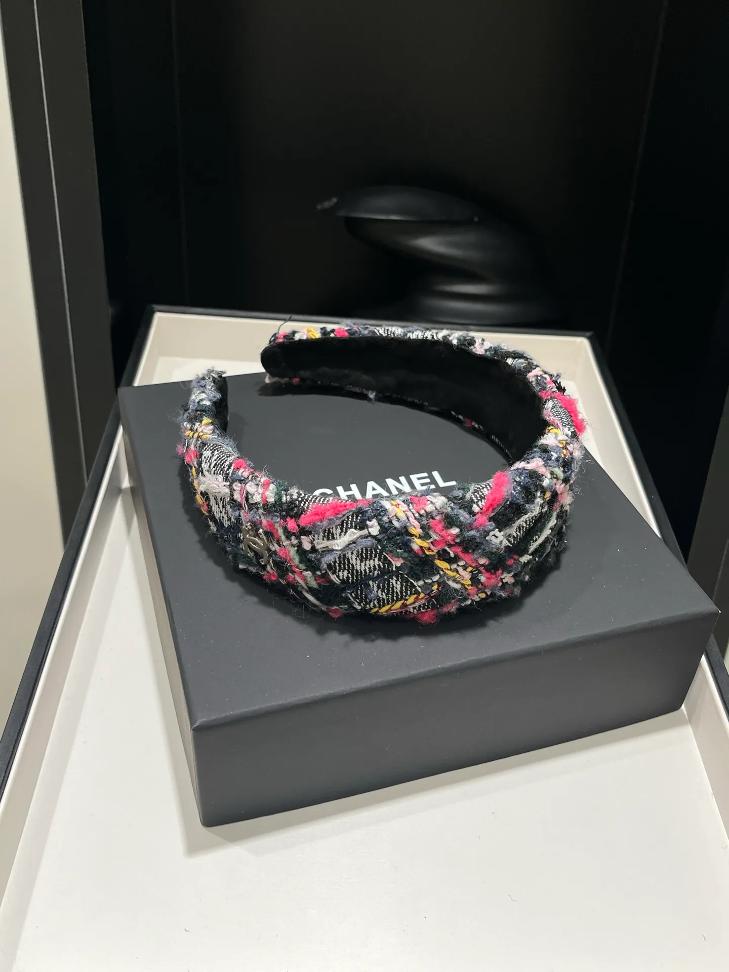 Головные Уборы Chanel 17643125