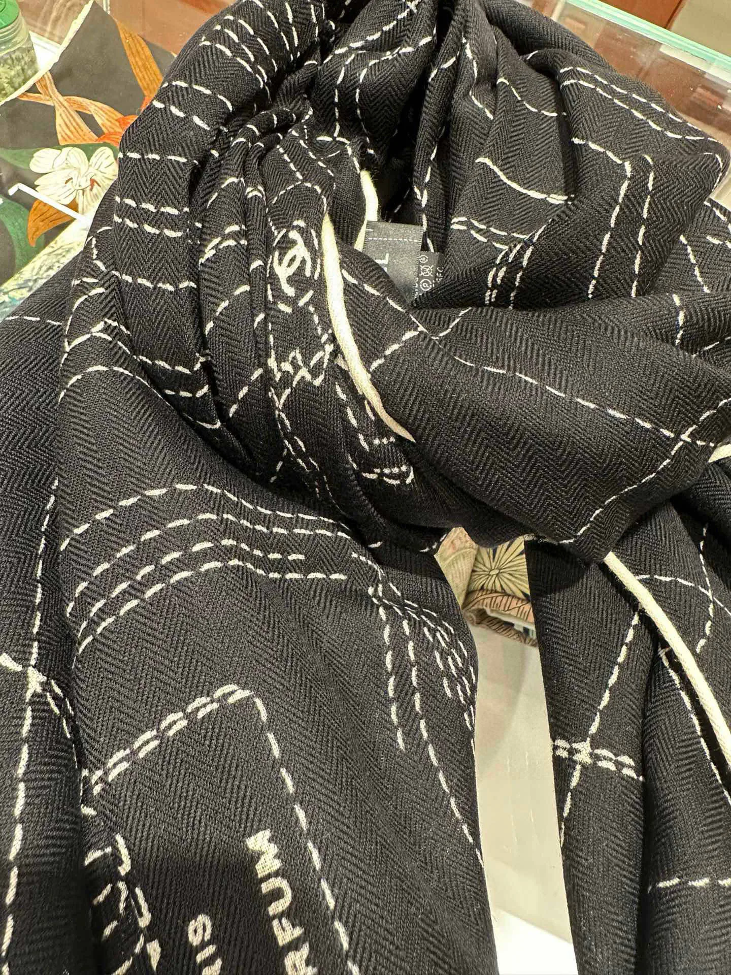 Шарфы Chanel 136898