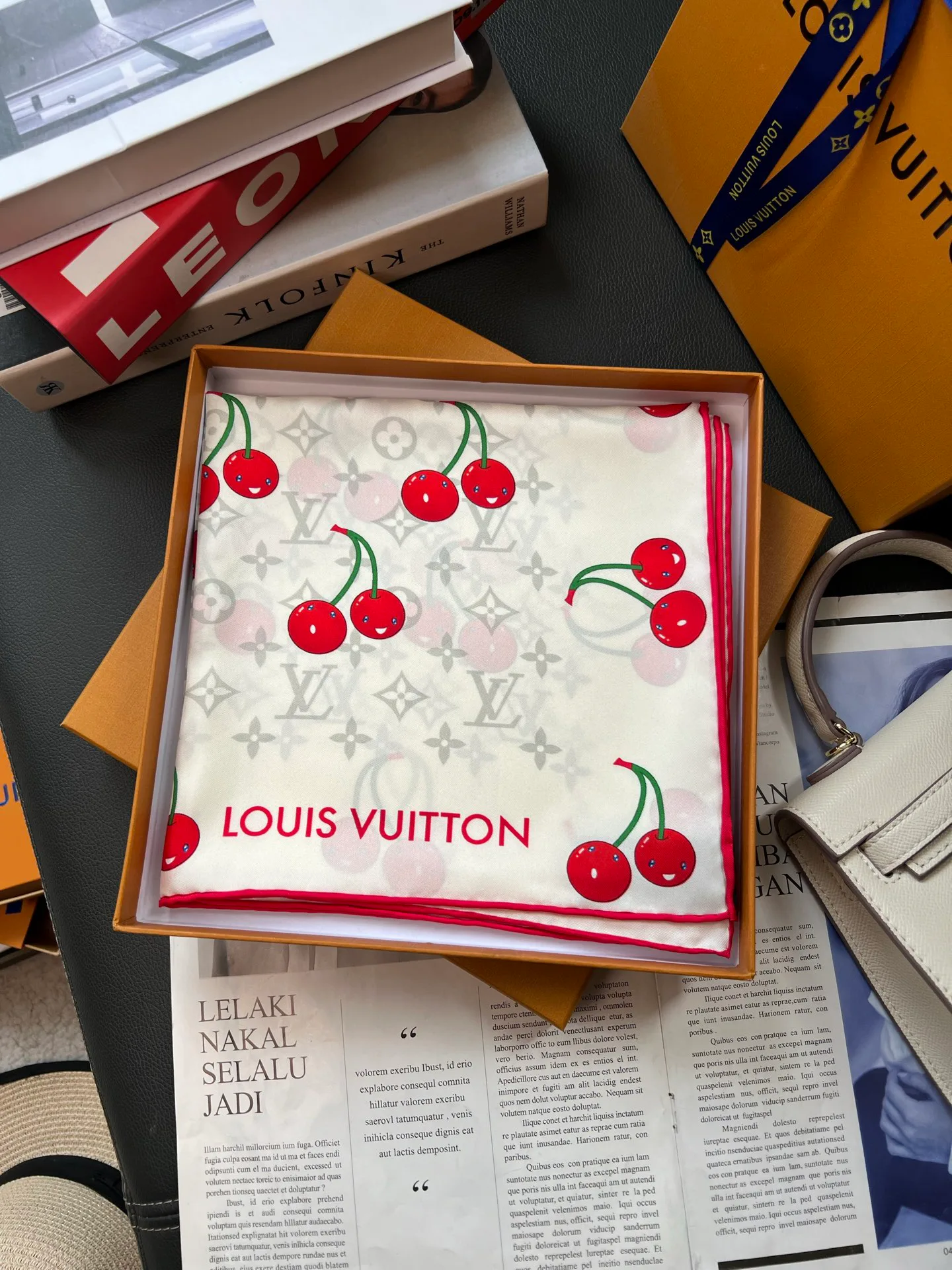 Платки Louis Vuitton 11910586