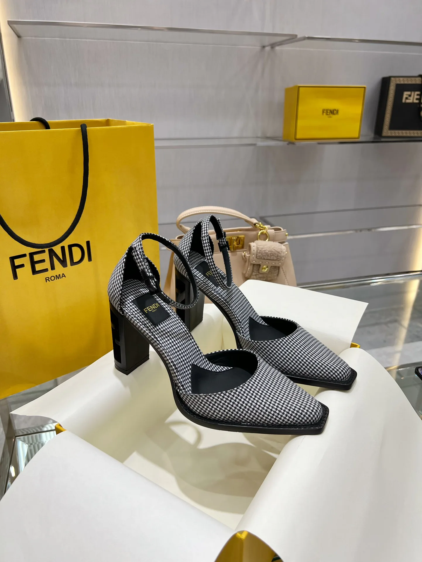Туфли Женские Fendi 10376