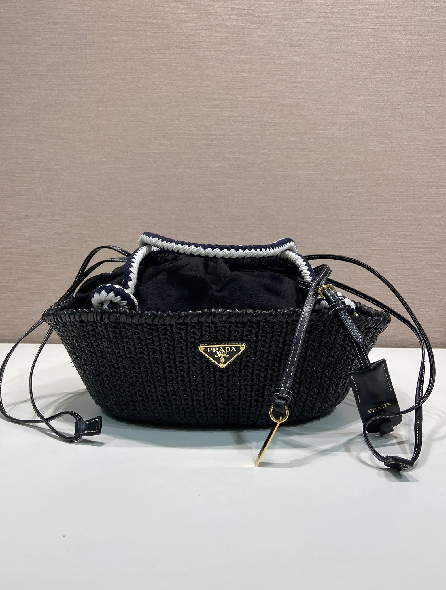 Классические Сумки Женские Prada 11565753