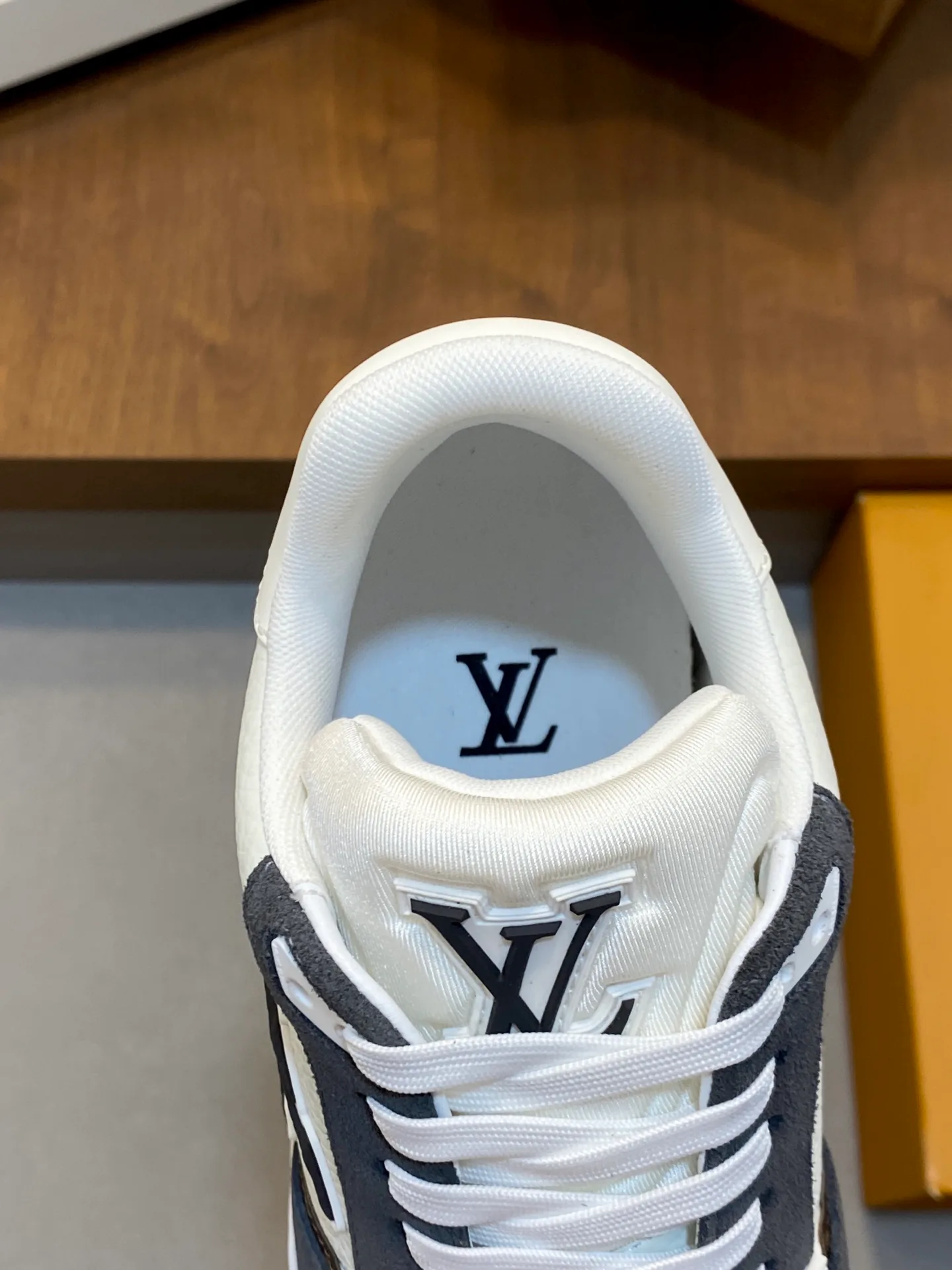 Кроссовки Мужские Louis Vuitton 19370273