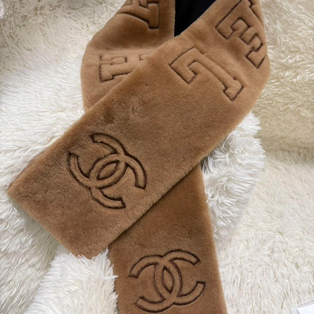 Шарфы Chanel 18347769